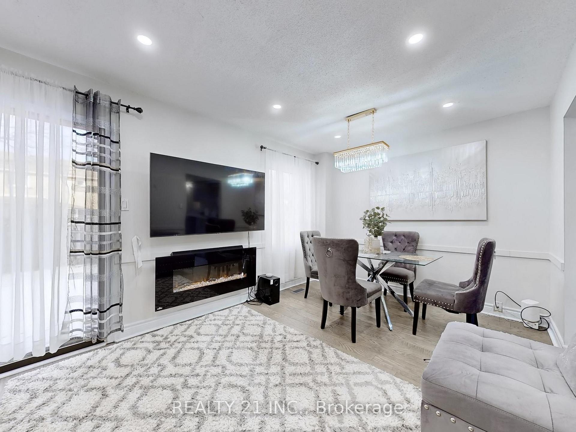 Photo 6 of 12 Raine Drive, Ajax, Central — HOMEH
