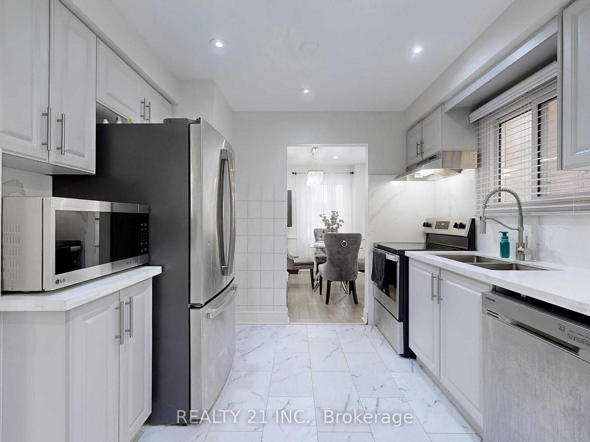 Photo 8 of 12 Raine Drive, Ajax, Central — HOMEH