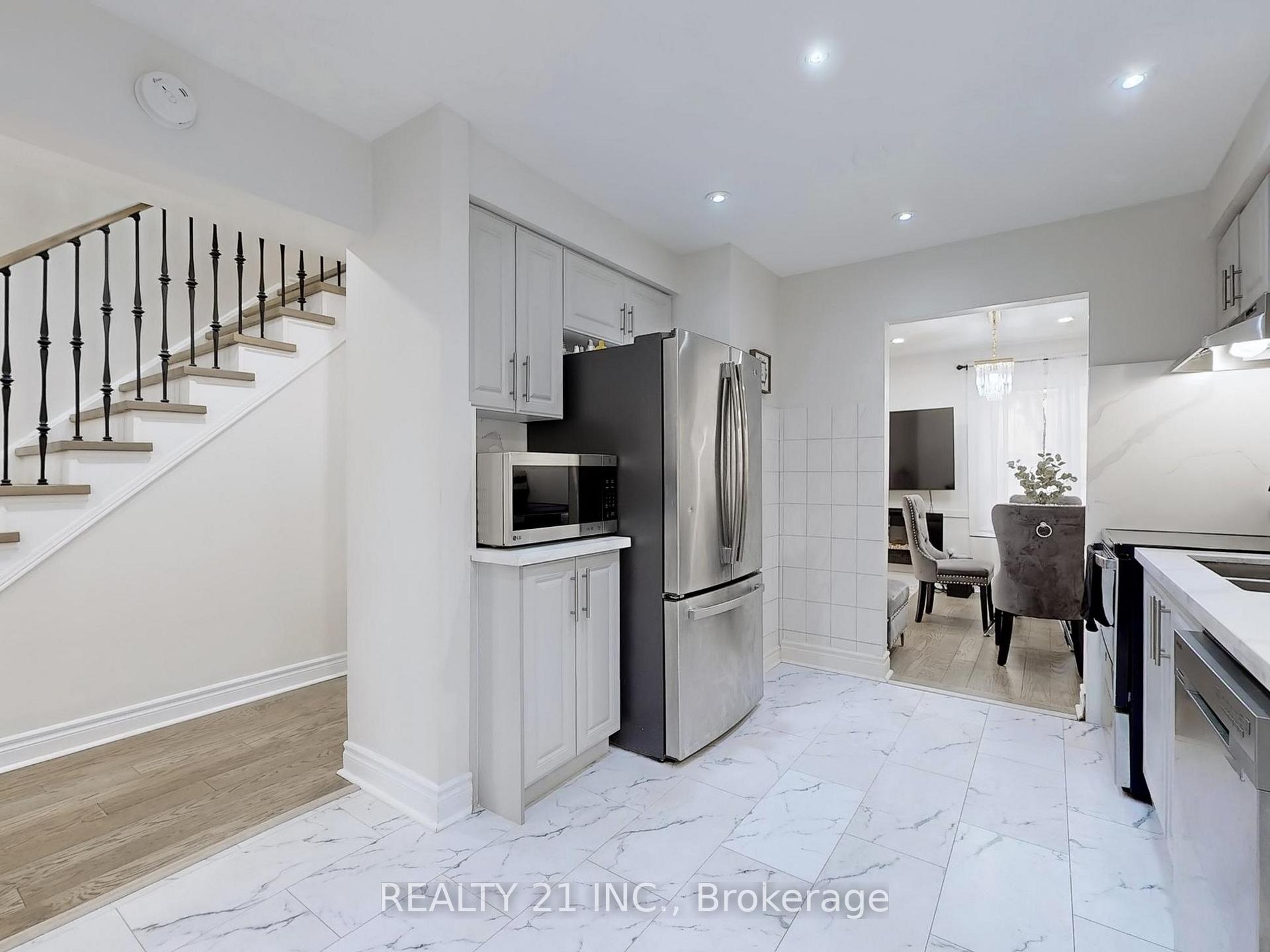 Photo 11 of 12 Raine Drive, Ajax, Central — HOMEH