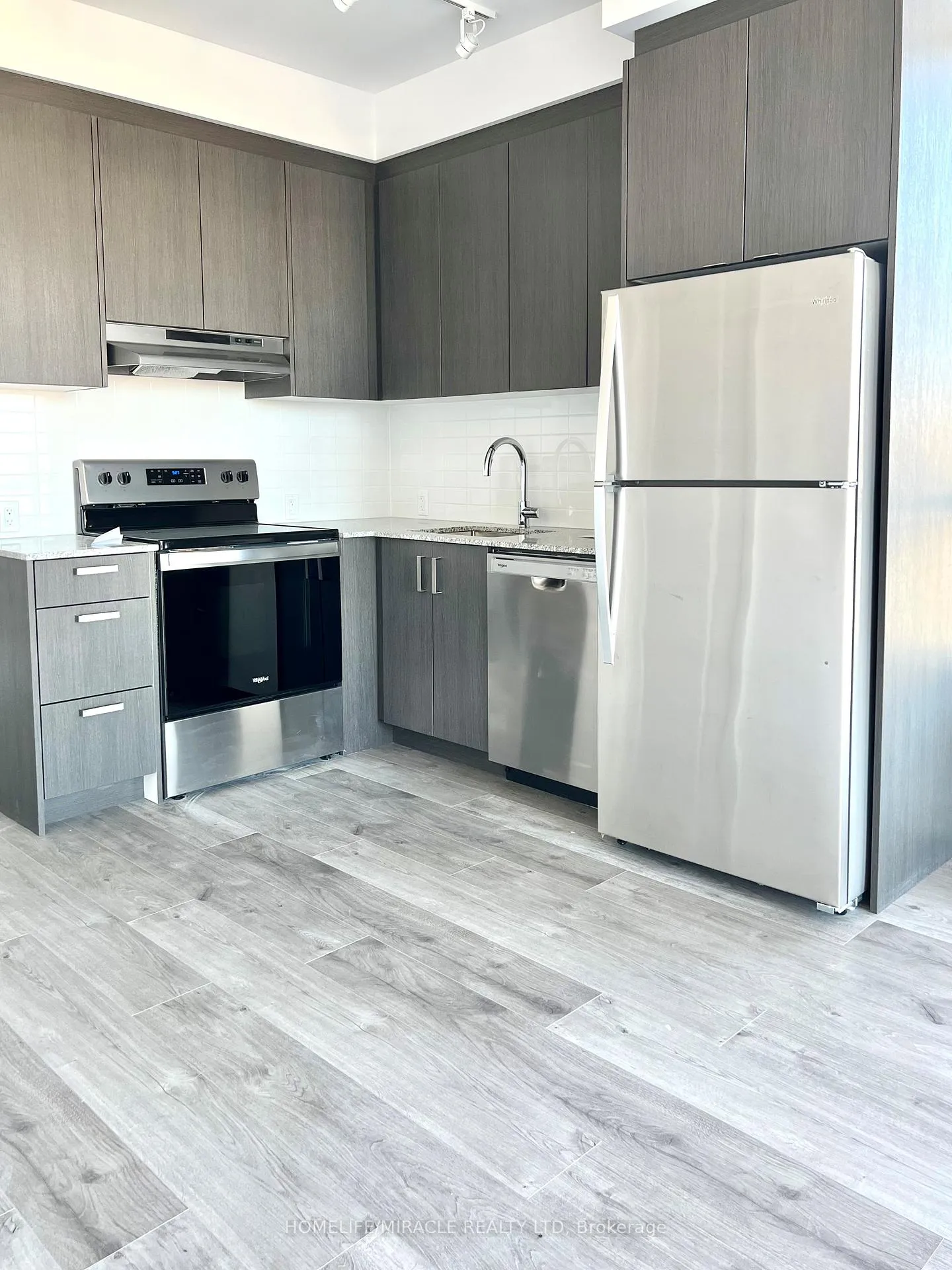 Photo 1 of Unit 305, 1010 Dundas Street E, Whitby, Pringle Creek — HOMEH