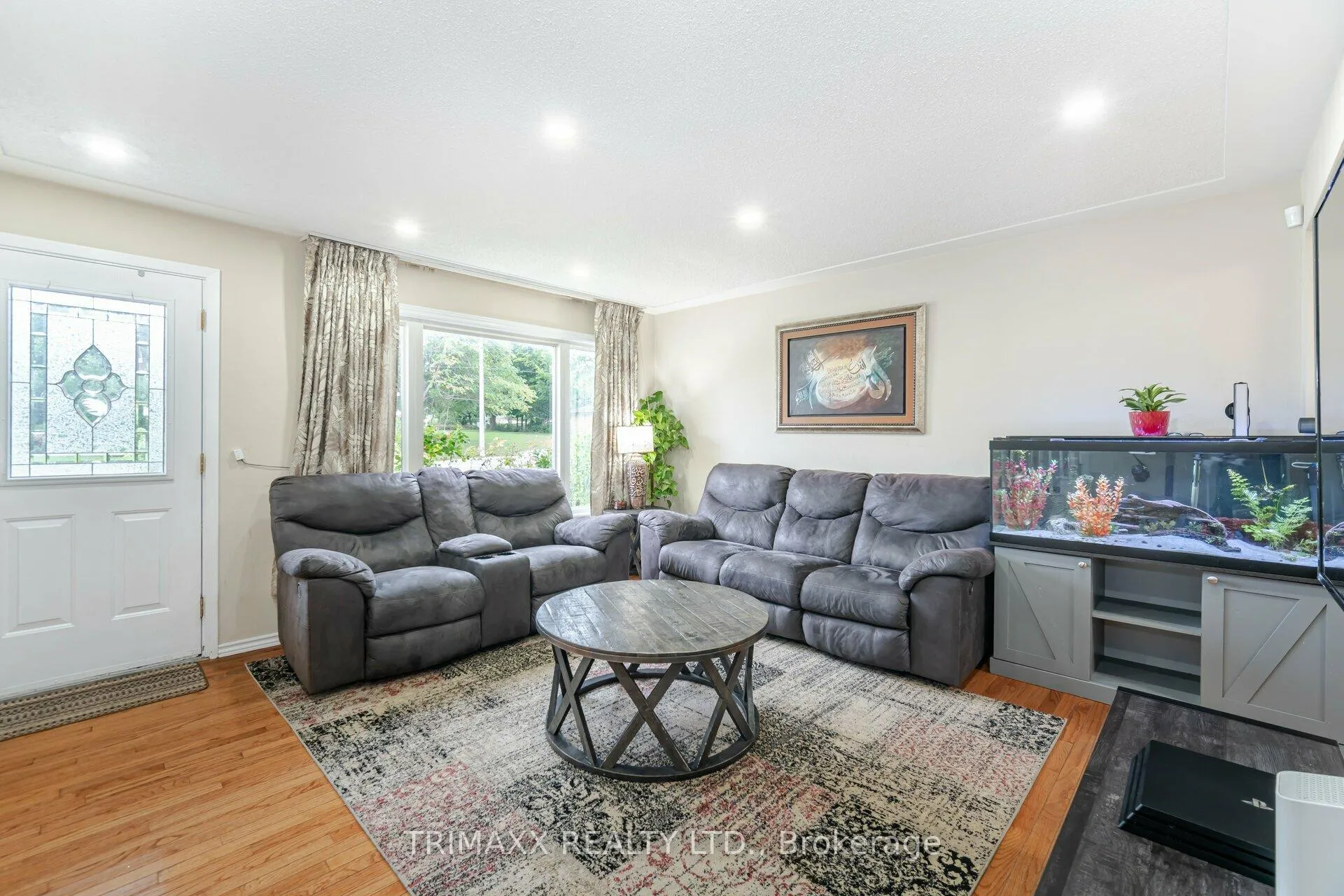 Photo 7 of 452 Ottawa Street S, Kitchener — HOMEH