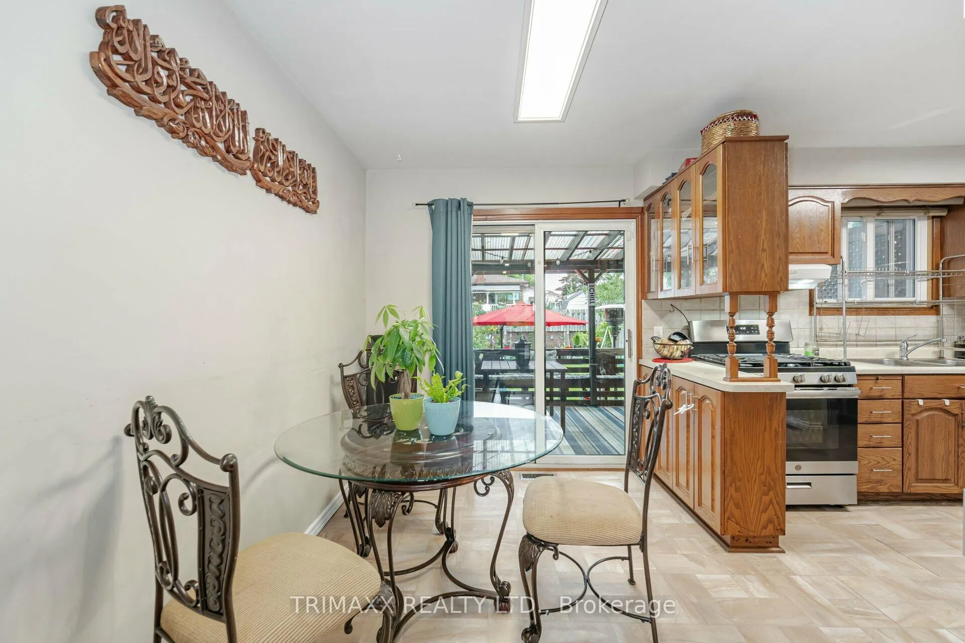 Photo 10 of 452 Ottawa Street S, Kitchener — HOMEH