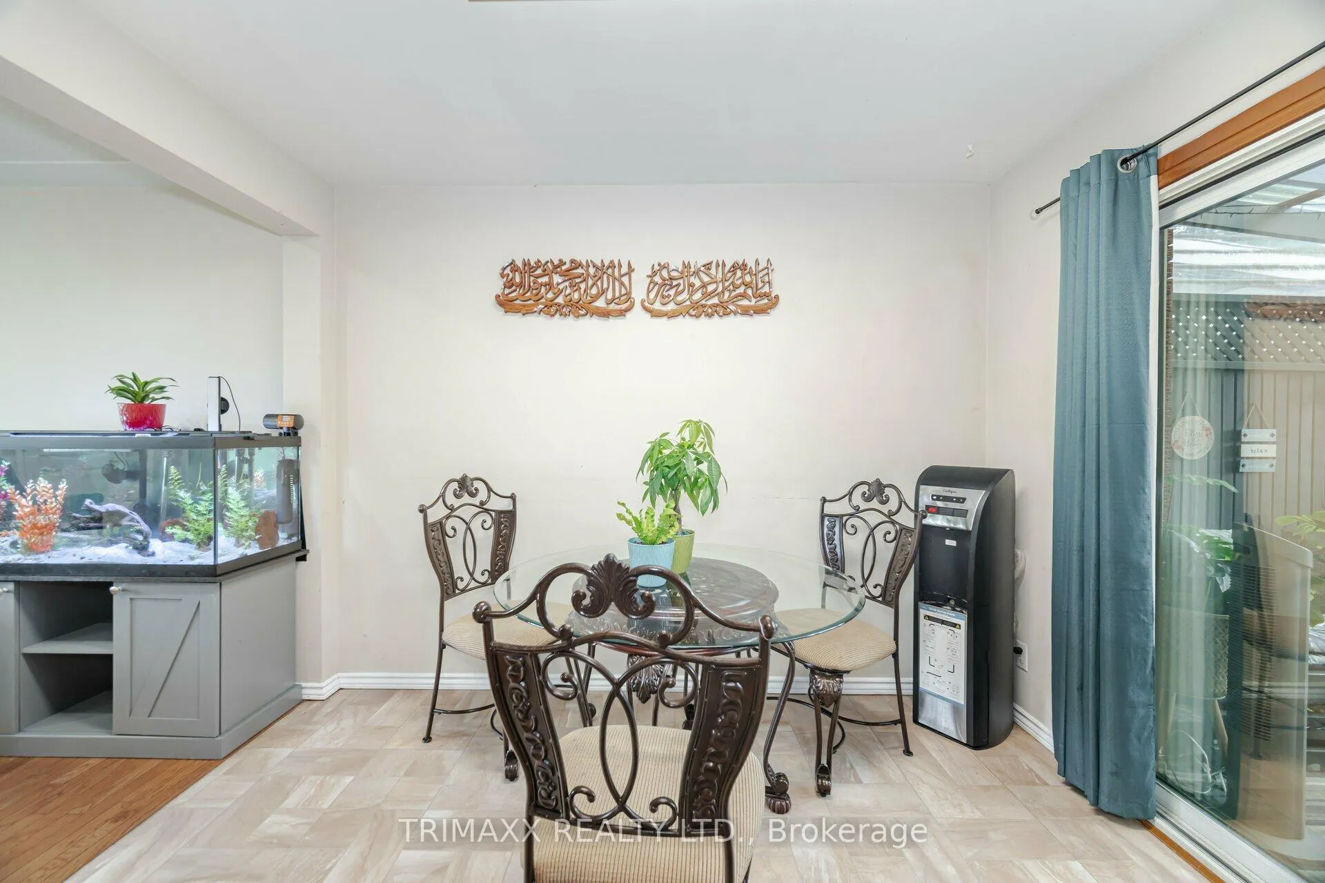 Photo 11 of 452 Ottawa Street S, Kitchener — HOMEH