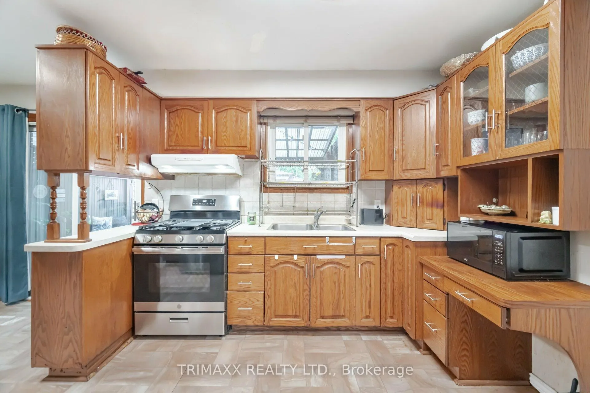 Photo 14 of 452 Ottawa Street S, Kitchener — HOMEH