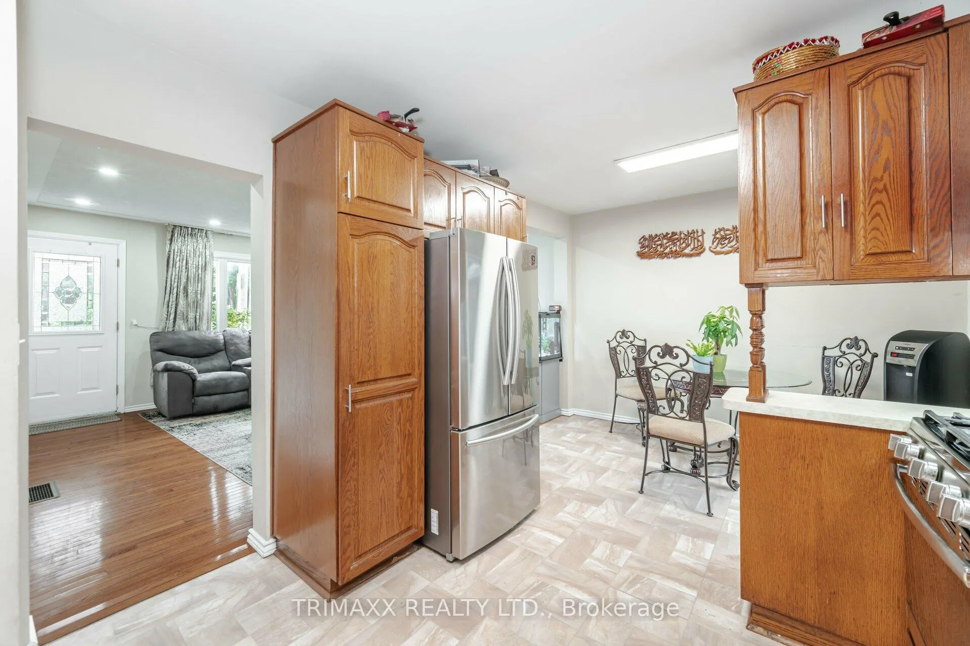 Photo 15 of 452 Ottawa Street S, Kitchener — HOMEH