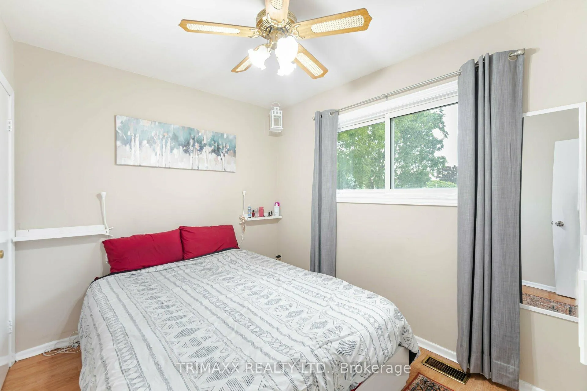 Photo 20 of 452 Ottawa Street S, Kitchener — HOMEH