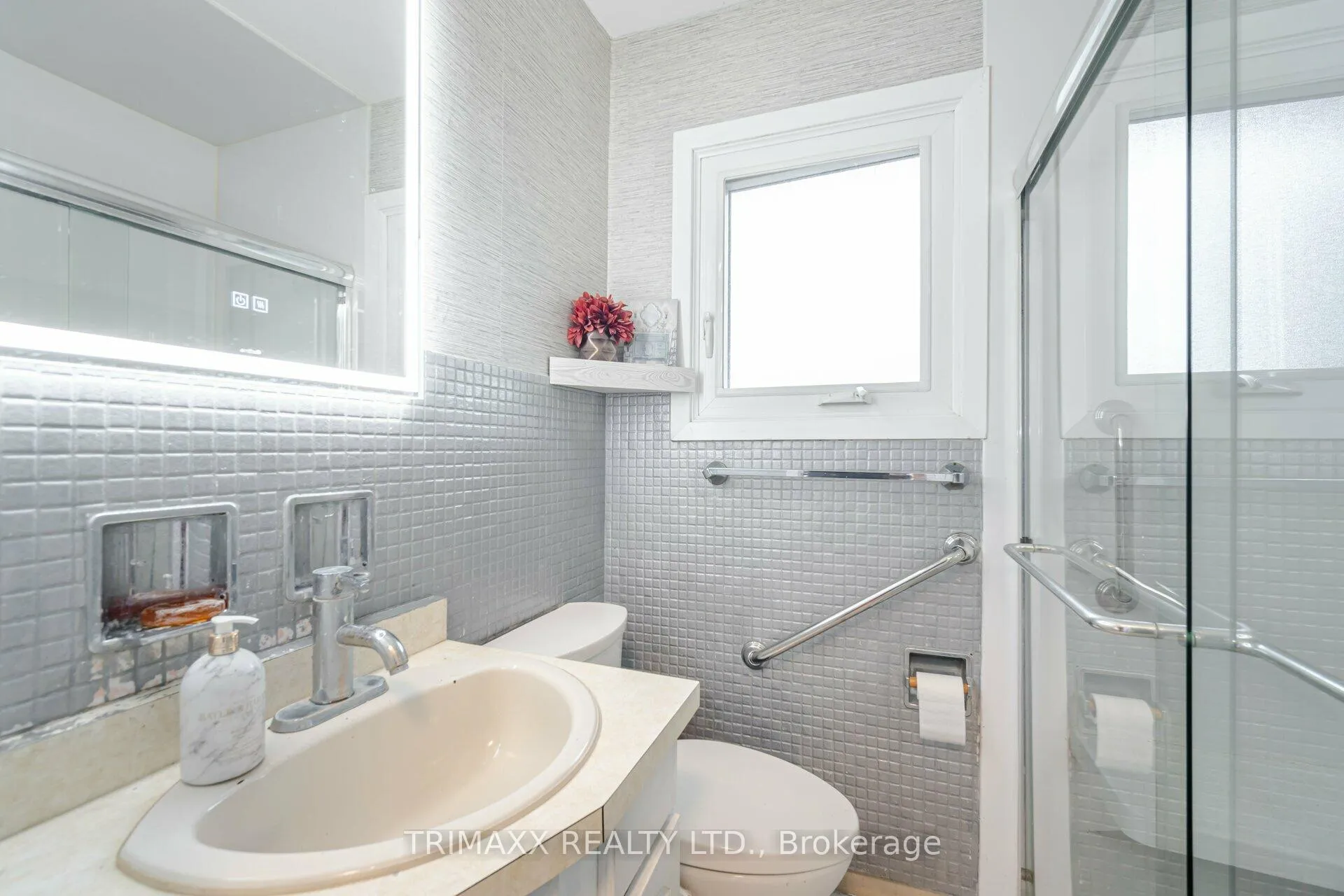 Photo 24 of 452 Ottawa Street S, Kitchener — HOMEH