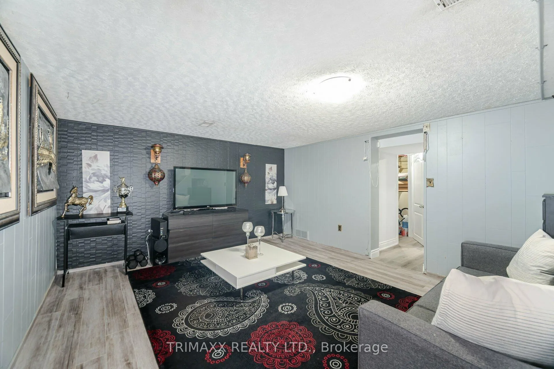 Photo 26 of 452 Ottawa Street S, Kitchener — HOMEH