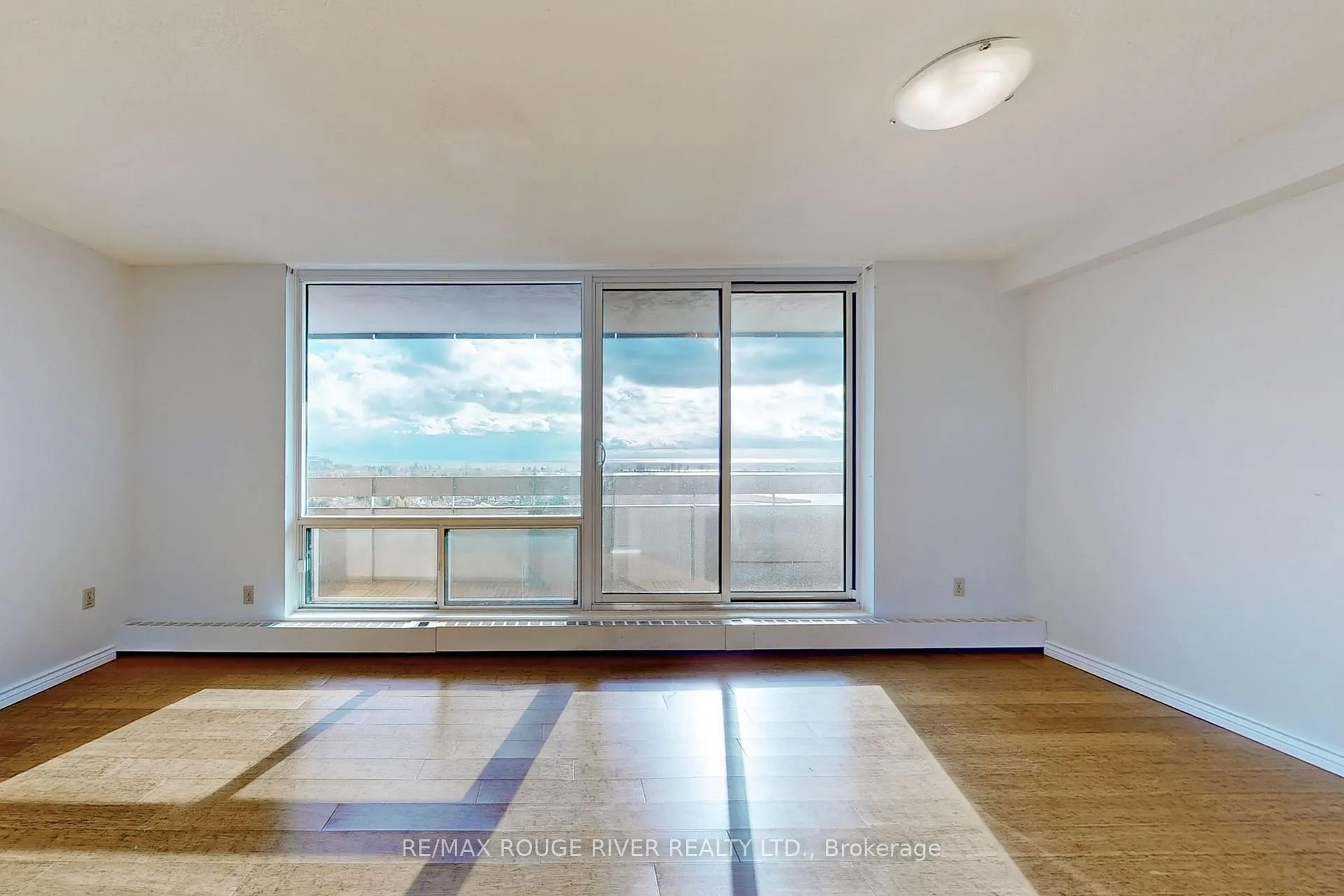 Photo 5 of Unit 1407, 1210 Radom Street, Pickering, Bay Ridges — HOMEH