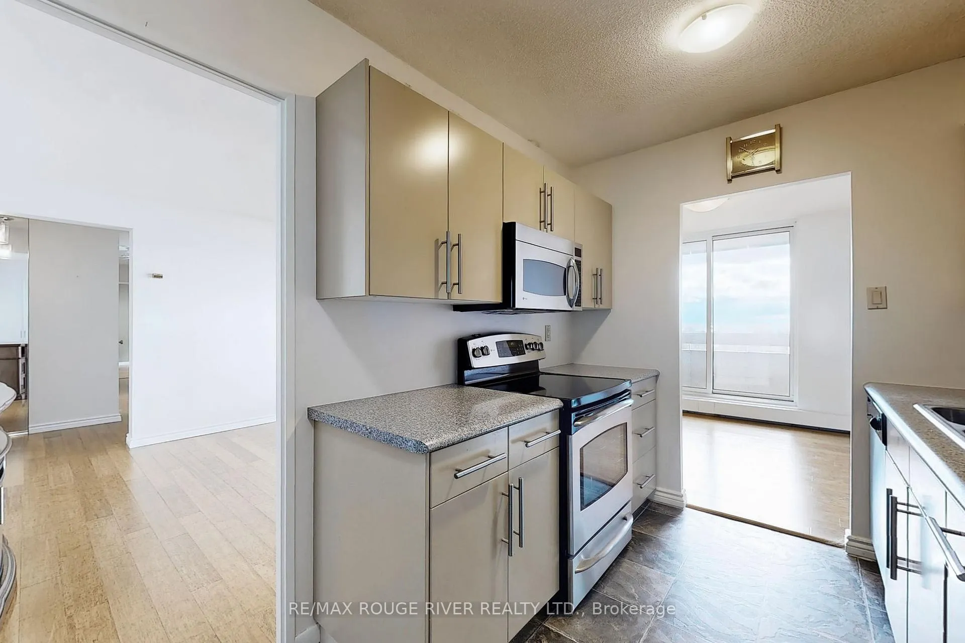 Photo 7 of Unit 1407, 1210 Radom Street, Pickering, Bay Ridges — HOMEH
