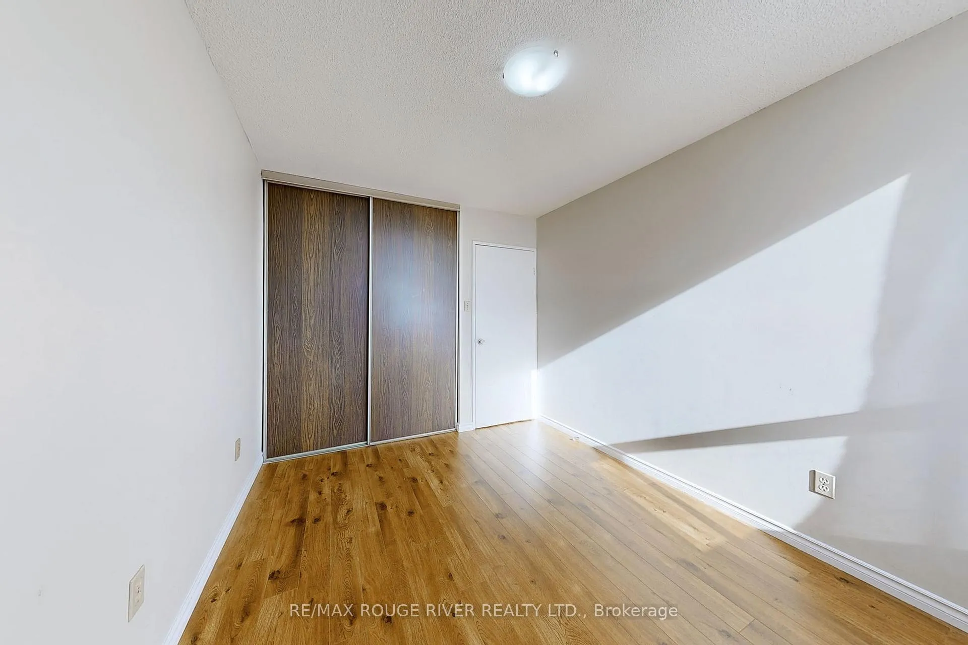 Photo 10 of Unit 1407, 1210 Radom Street, Pickering, Bay Ridges — HOMEH
