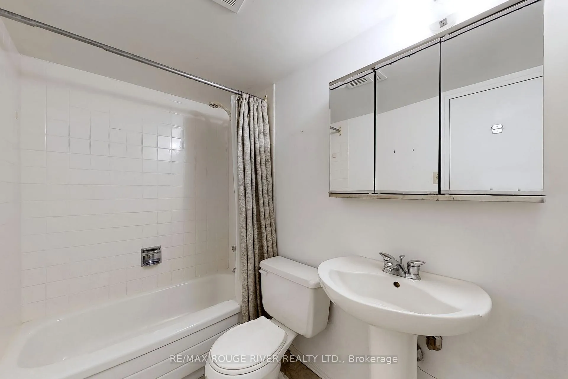 Photo 14 of Unit 1407, 1210 Radom Street, Pickering, Bay Ridges — HOMEH