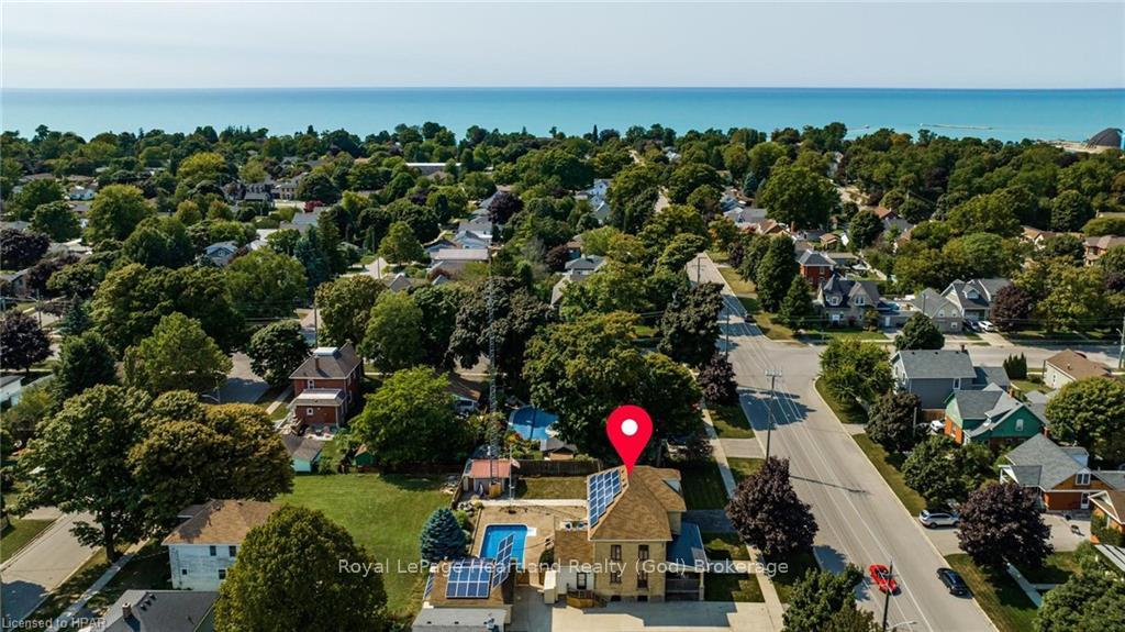 Photo 3 of 123 Elgin Avenue W, Goderich, Goderich (Town) — HOMEH
