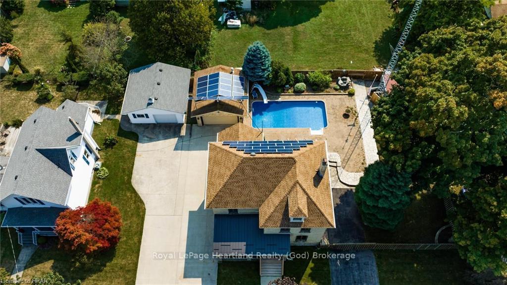 Photo 35 of 123 Elgin Avenue W, Goderich, Goderich (Town) — HOMEH