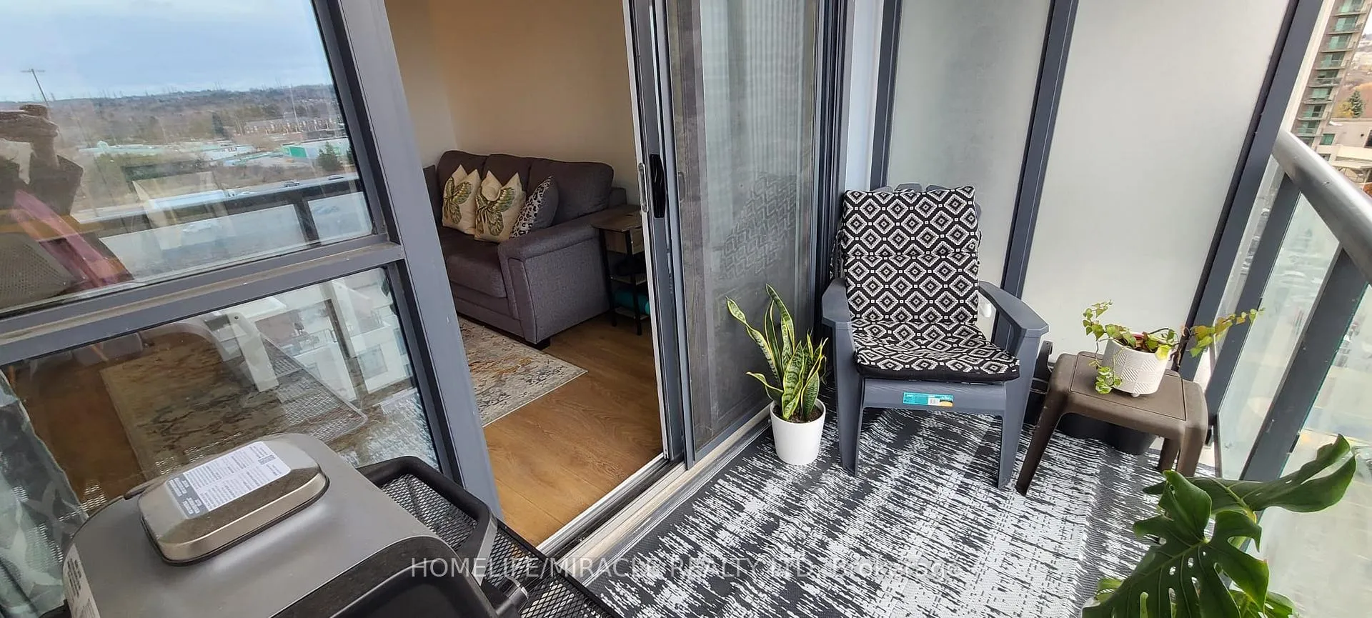 Photo 10 of Unit 901, 1255 Bayly Street, Pickering, Bay Ridges — HOMEH