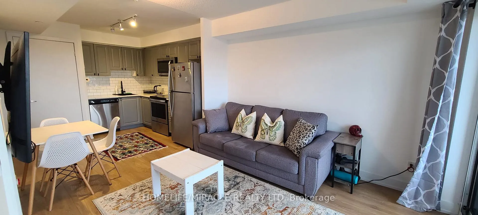 Photo 12 of Unit 901, 1255 Bayly Street, Pickering, Bay Ridges — HOMEH