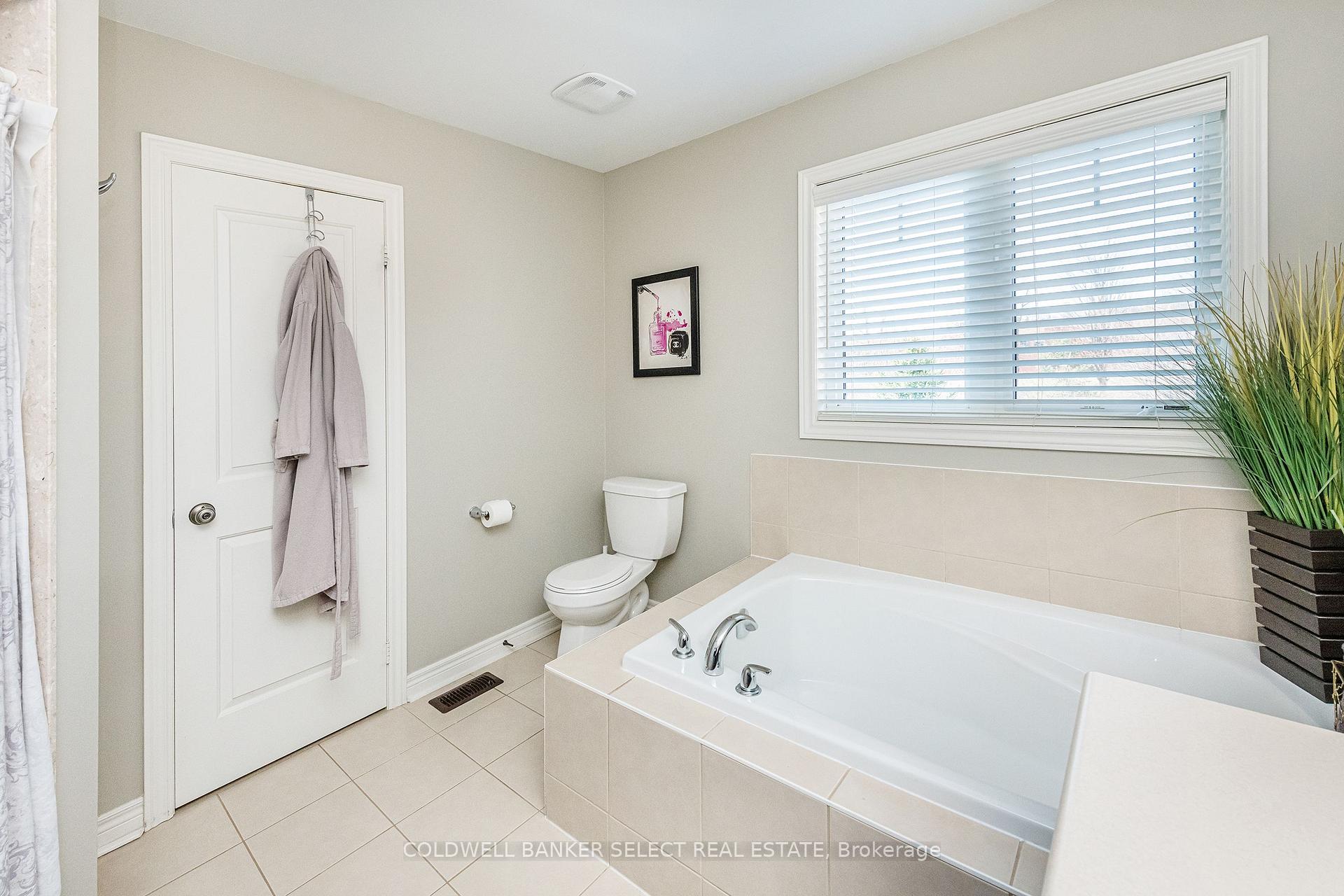 Photo 28 of 47 Mccardy Court, Caledon, Caledon East — HOMEH