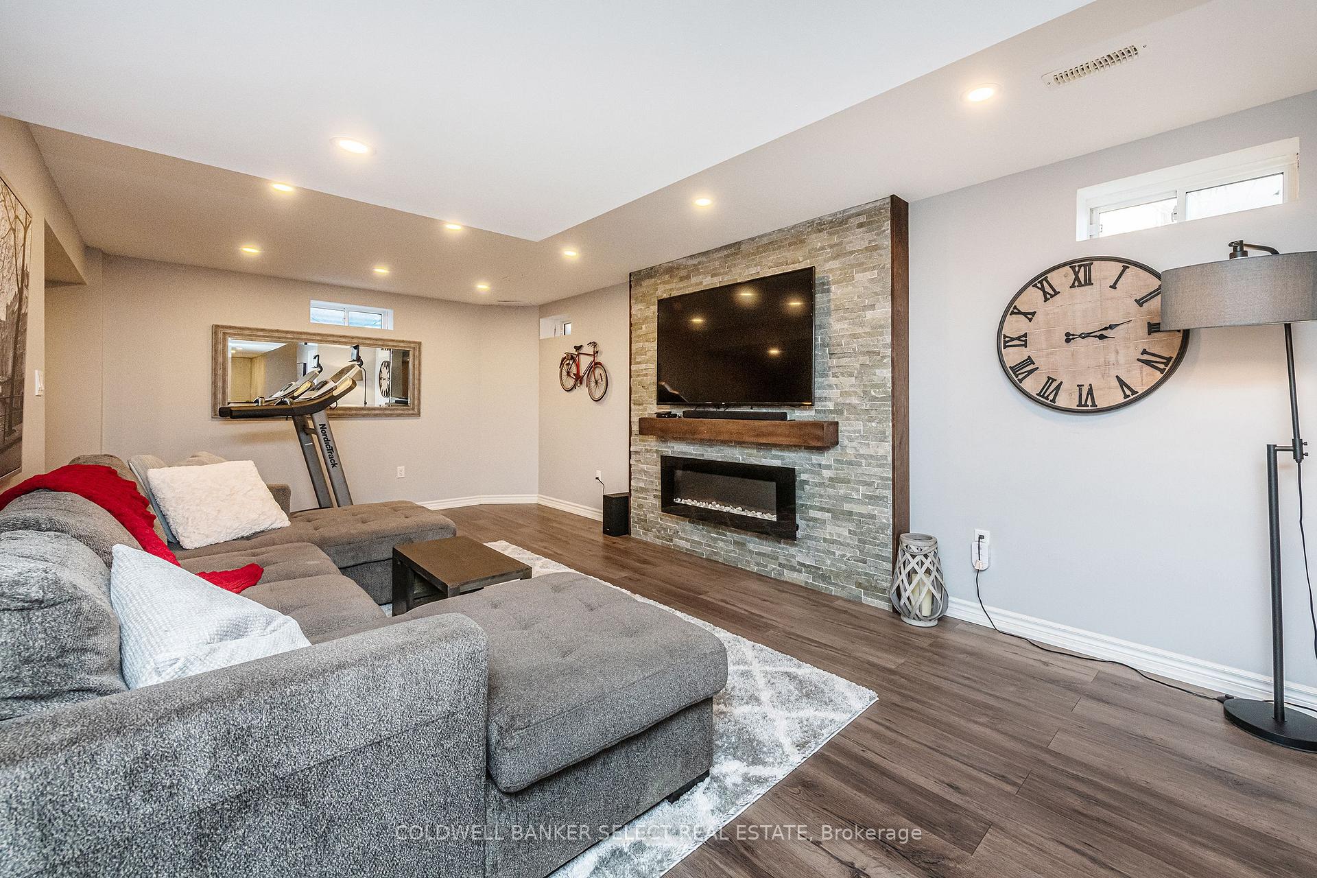 Photo 30 of 47 Mccardy Court, Caledon, Caledon East — HOMEH
