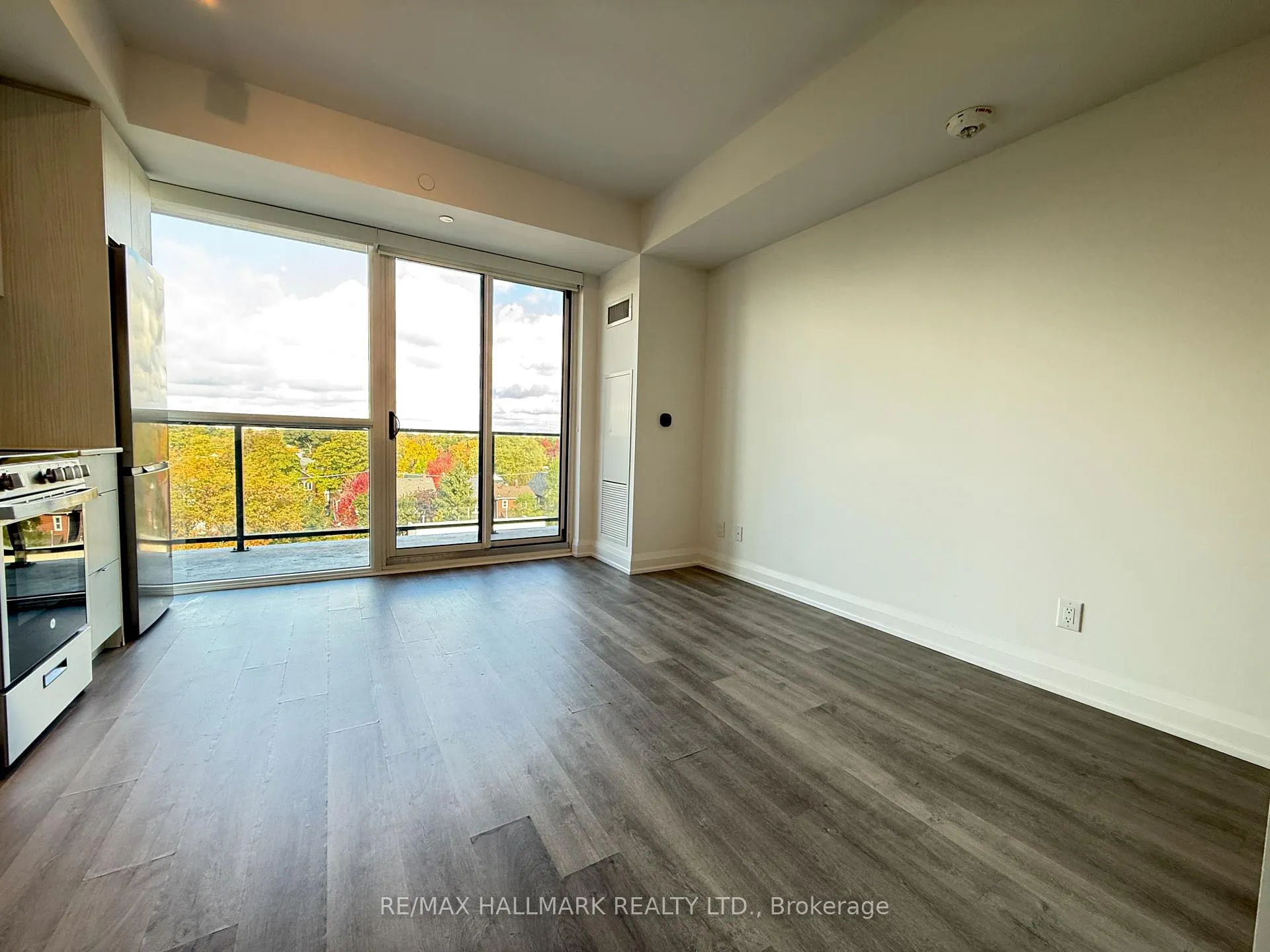 Photo 3 of Unit 606, 2369 Danforth Avenue, Toronto, East End-Danforth — HOMEH