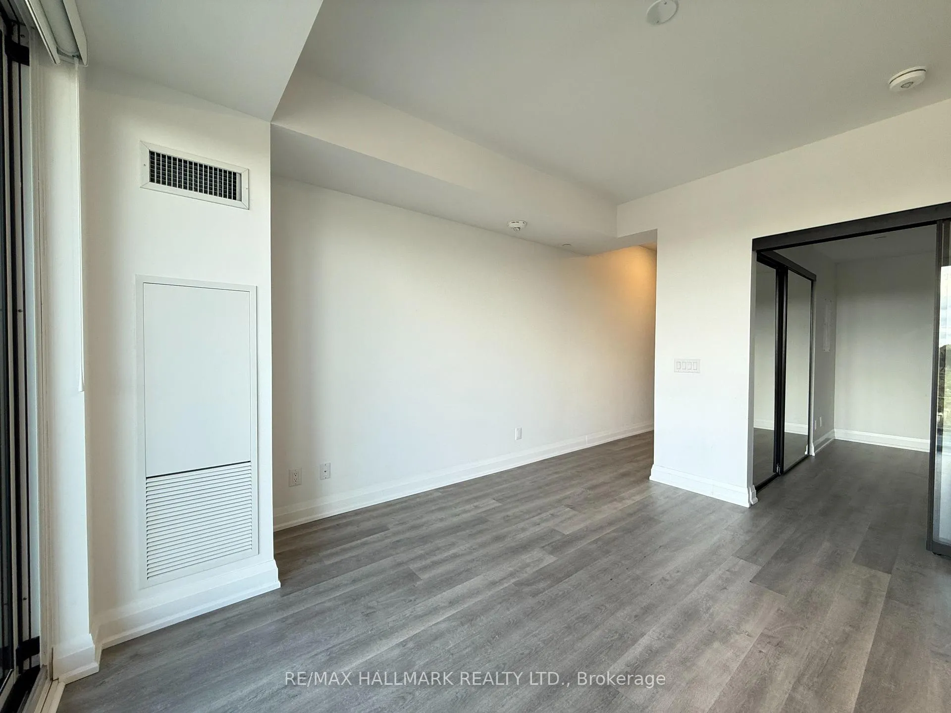 Photo 7 of Unit 606, 2369 Danforth Avenue, Toronto, East End-Danforth — HOMEH
