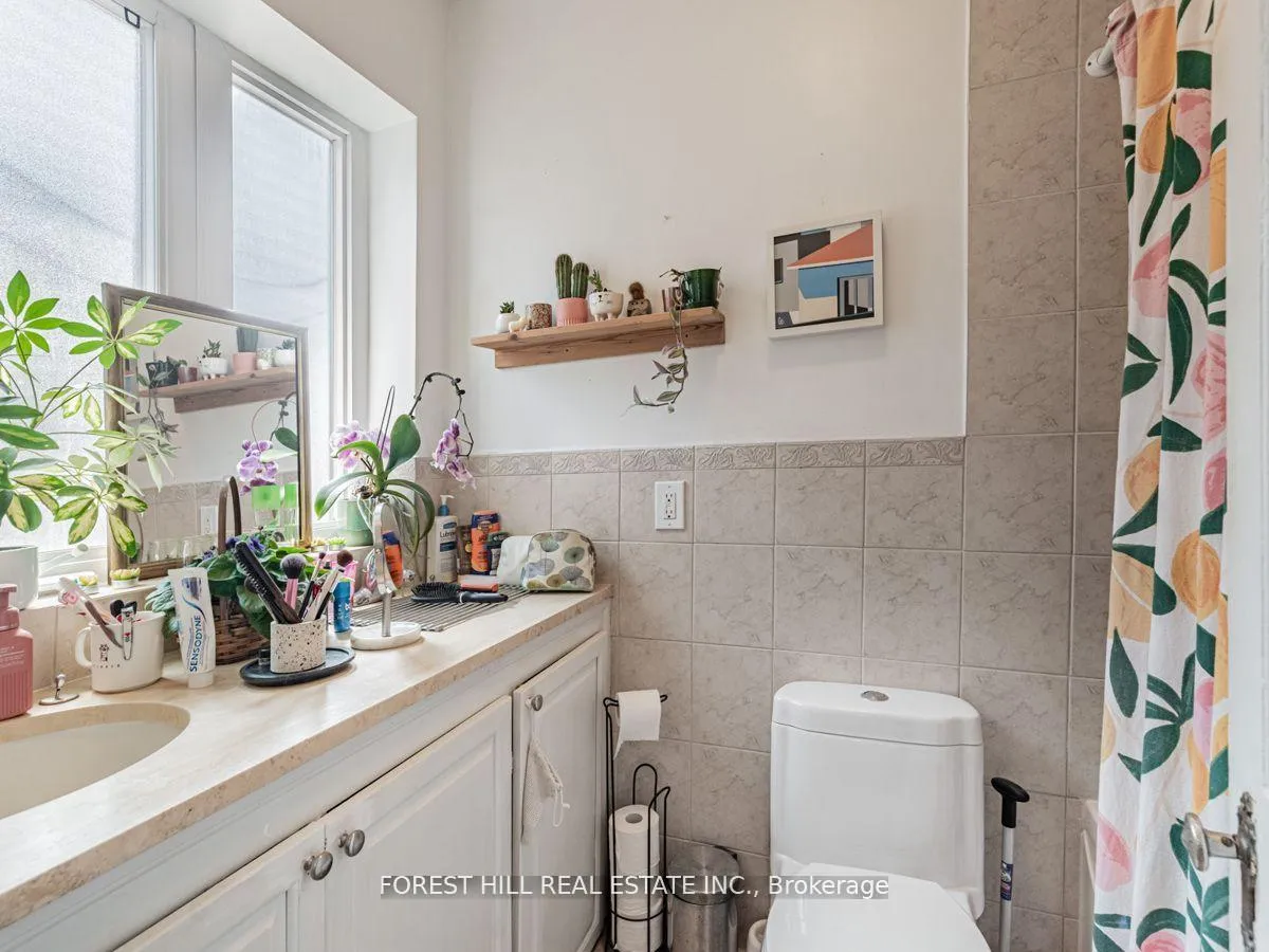 Photo 12 of 362 Northcliffe Boulevard, Toronto, Oakwood Village — HOMEH
