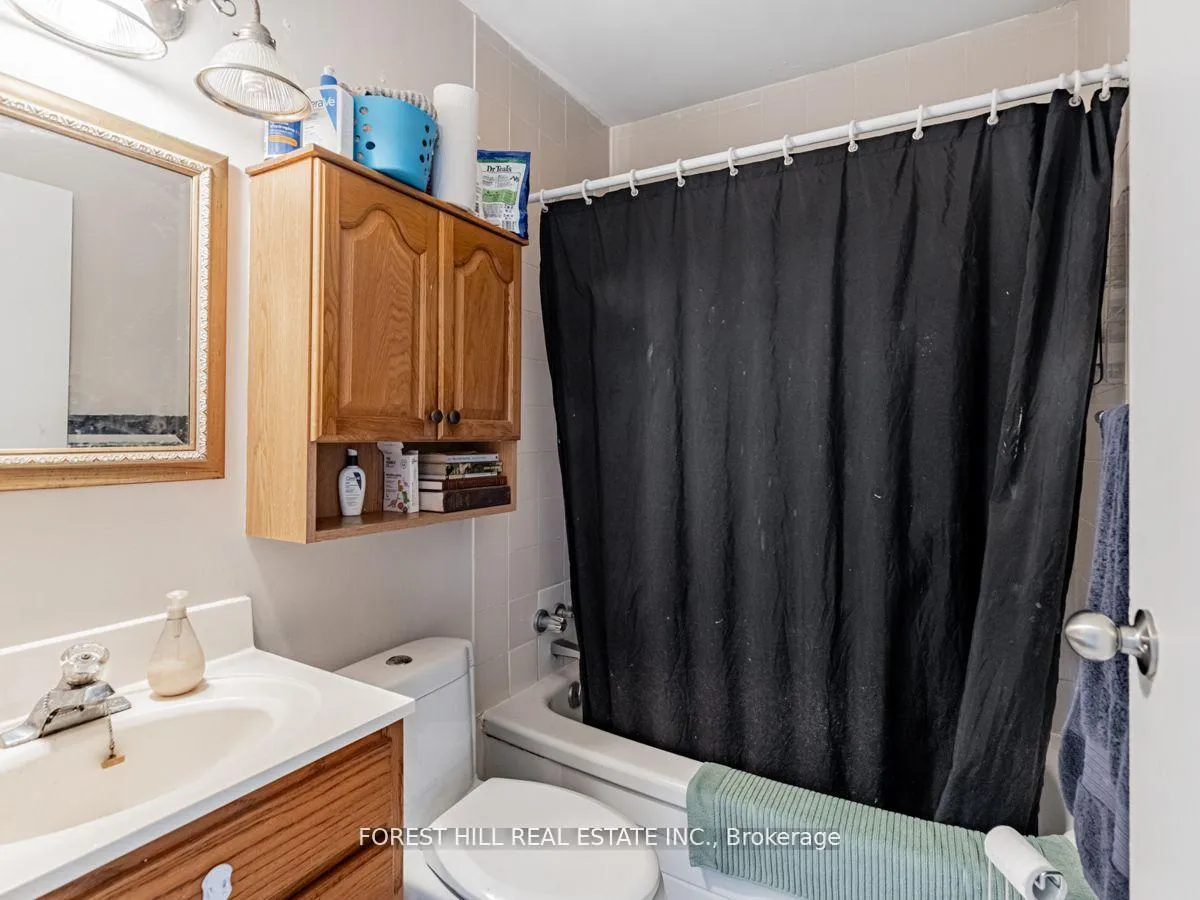 Photo 21 of 362 Northcliffe Boulevard, Toronto, Oakwood Village — HOMEH