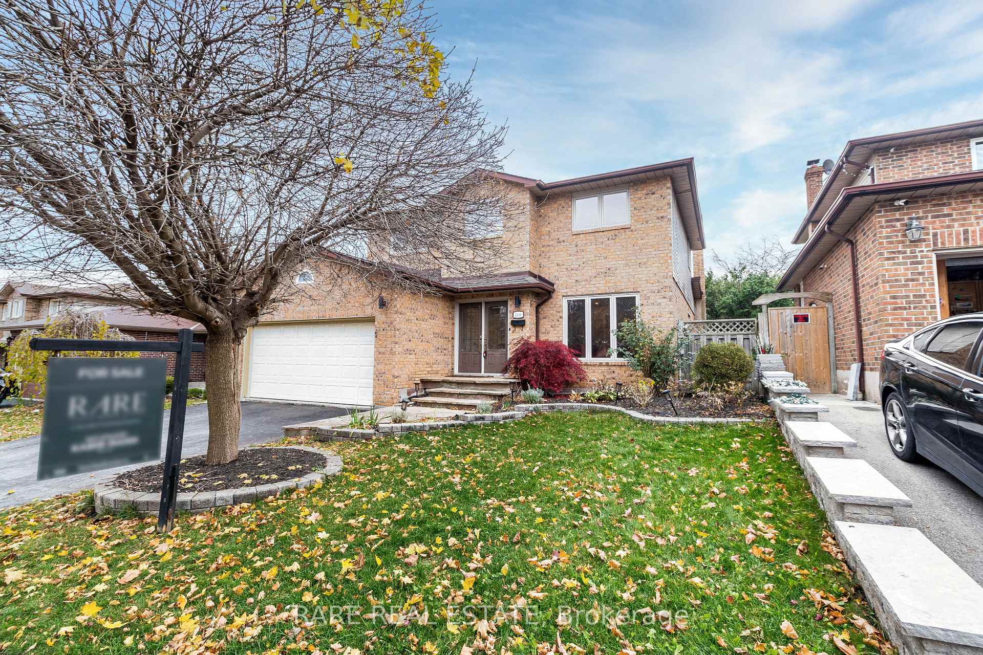 Photo 2 of 2446 Overton Drive, Burlington, Brant Hills — HOMEH