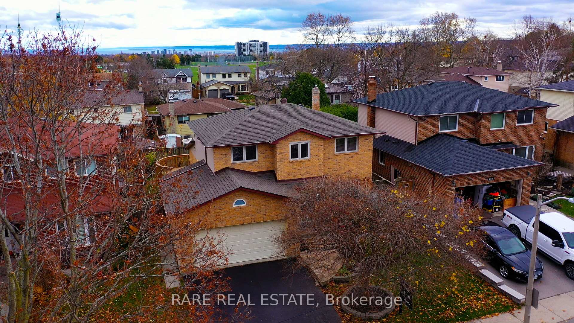 Photo 3 of 2446 Overton Drive, Burlington, Brant Hills — HOMEH