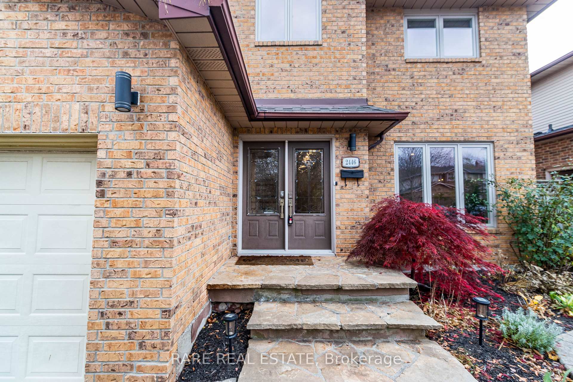 Photo 4 of 2446 Overton Drive, Burlington, Brant Hills — HOMEH