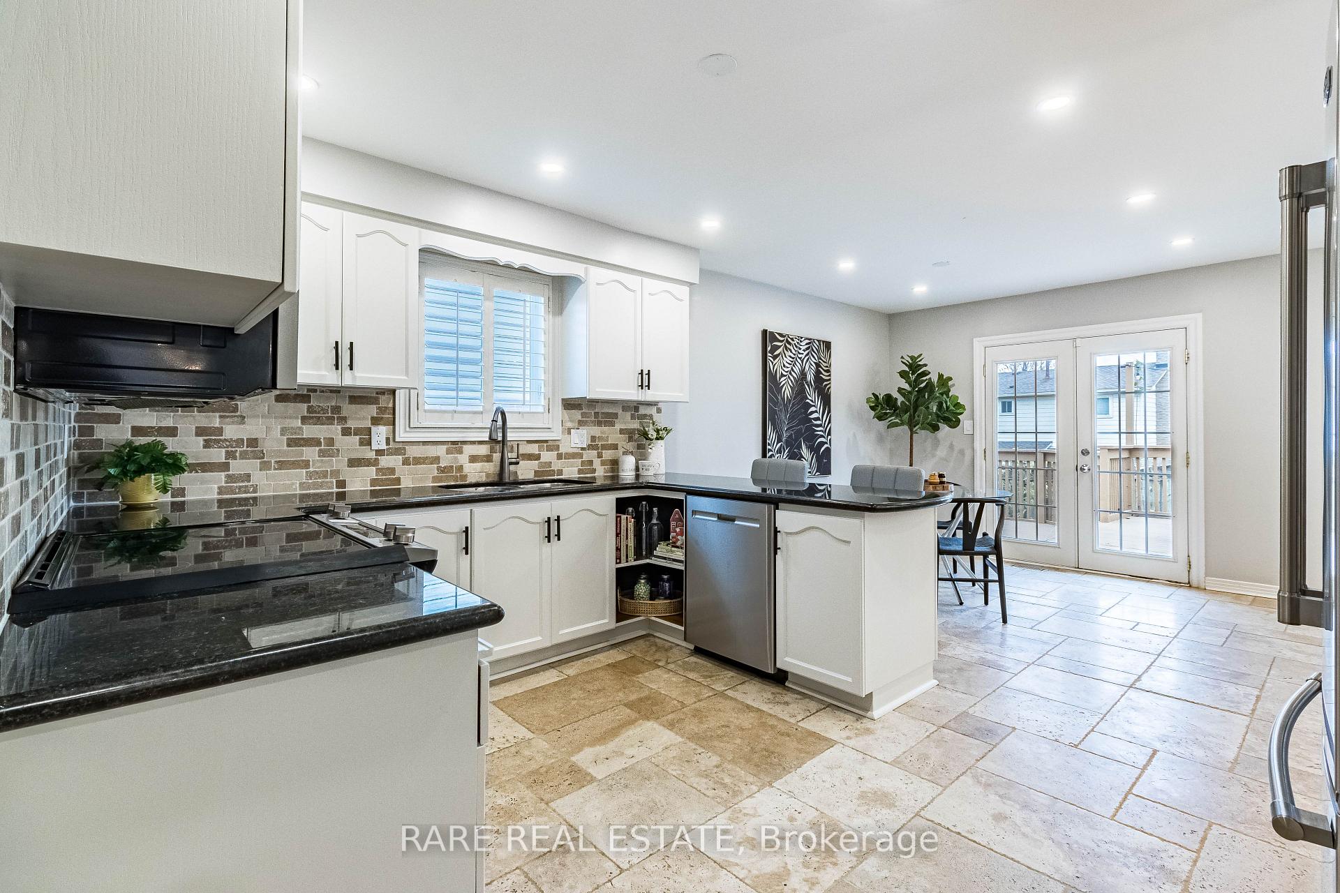 Photo 17 of 2446 Overton Drive, Burlington, Brant Hills — HOMEH