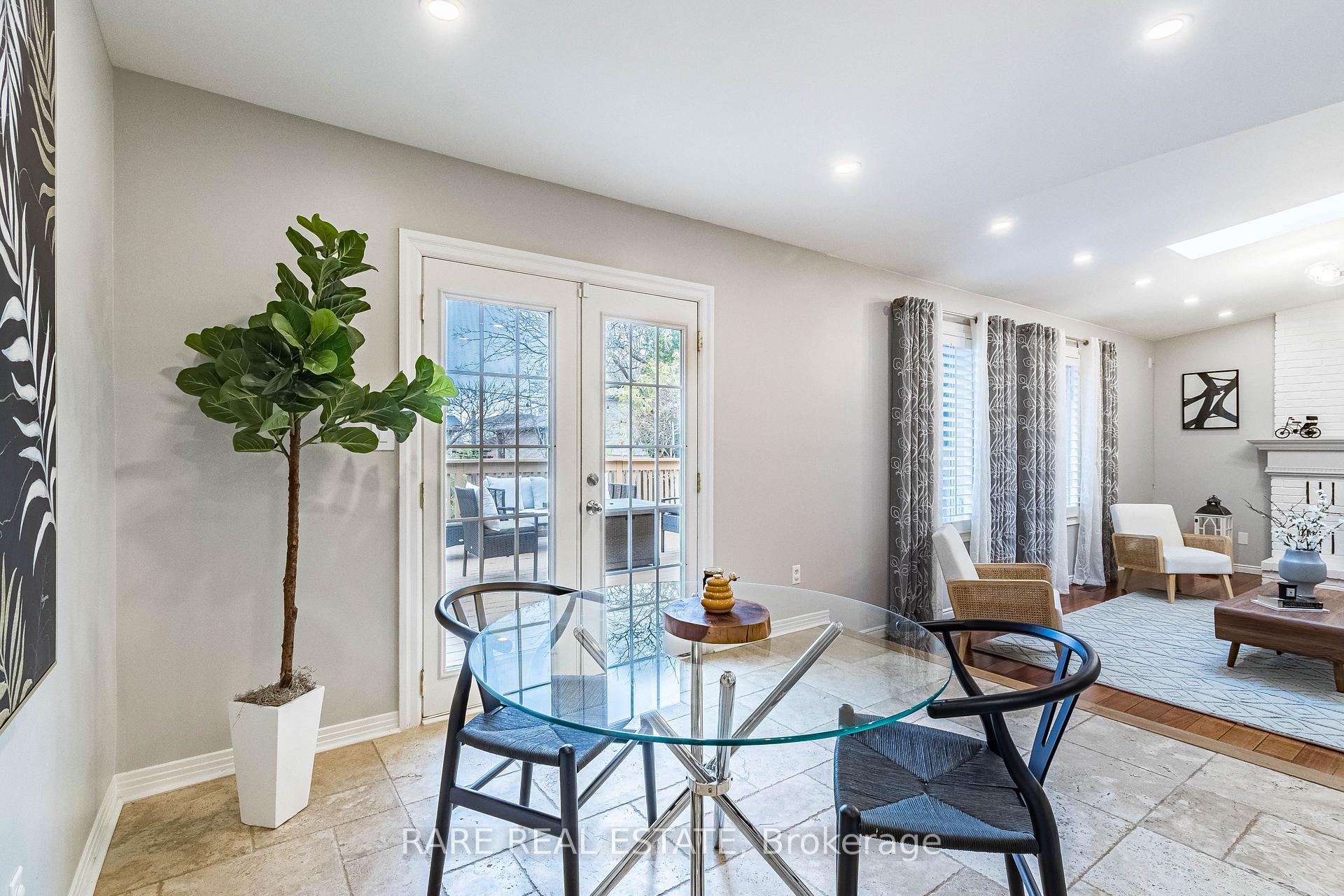 Photo 18 of 2446 Overton Drive, Burlington, Brant Hills — HOMEH