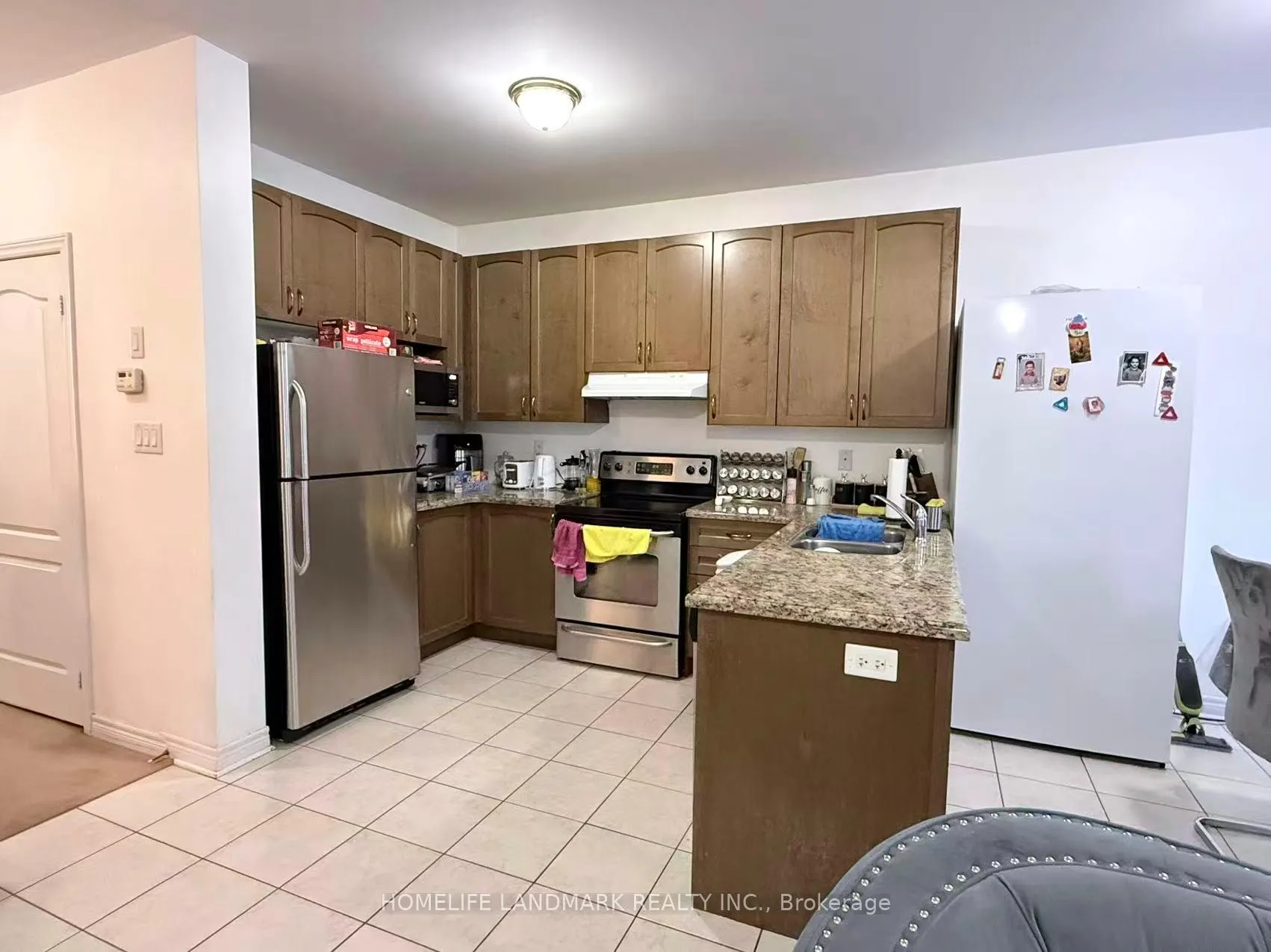 Photo 2 of 15 Sleightholme Crescent, Brampton, Bram East — HOMEH