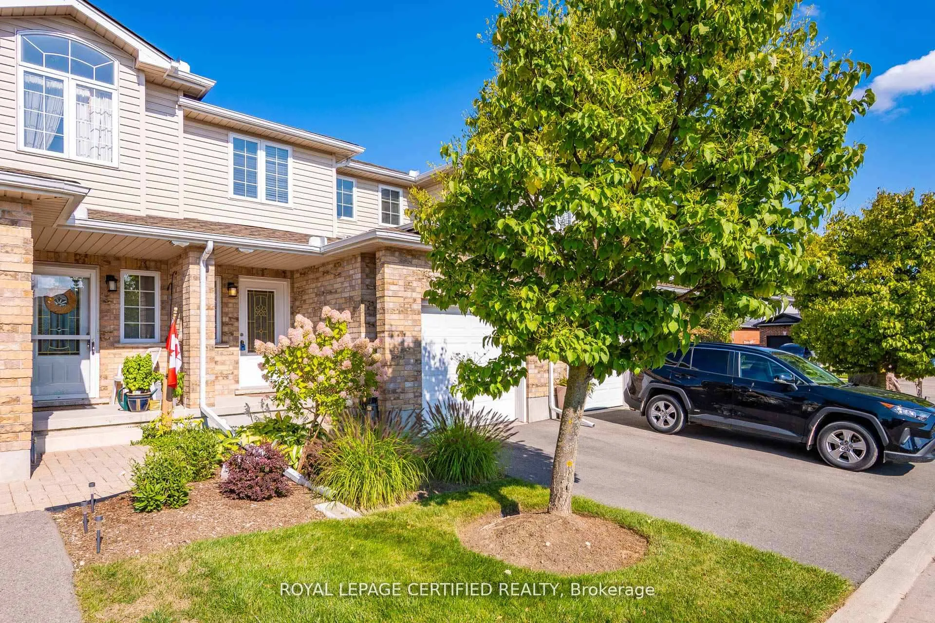 Photo 4 of Unit 2, 20 Shackleton Drive, Guelph, Grange Road — HOMEH