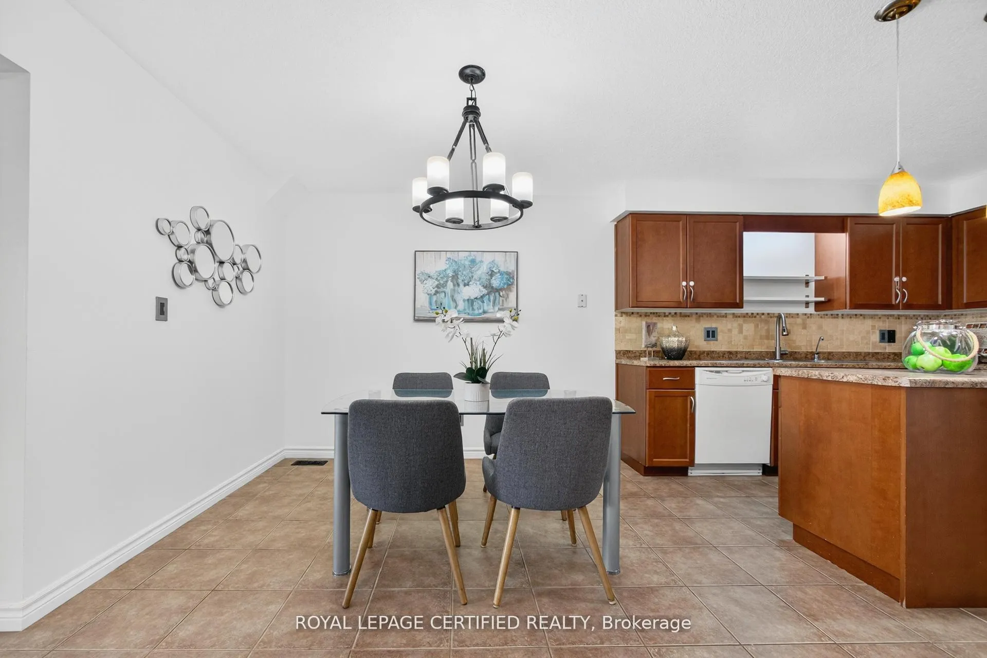Photo 13 of Unit 2, 20 Shackleton Drive, Guelph, Grange Road — HOMEH