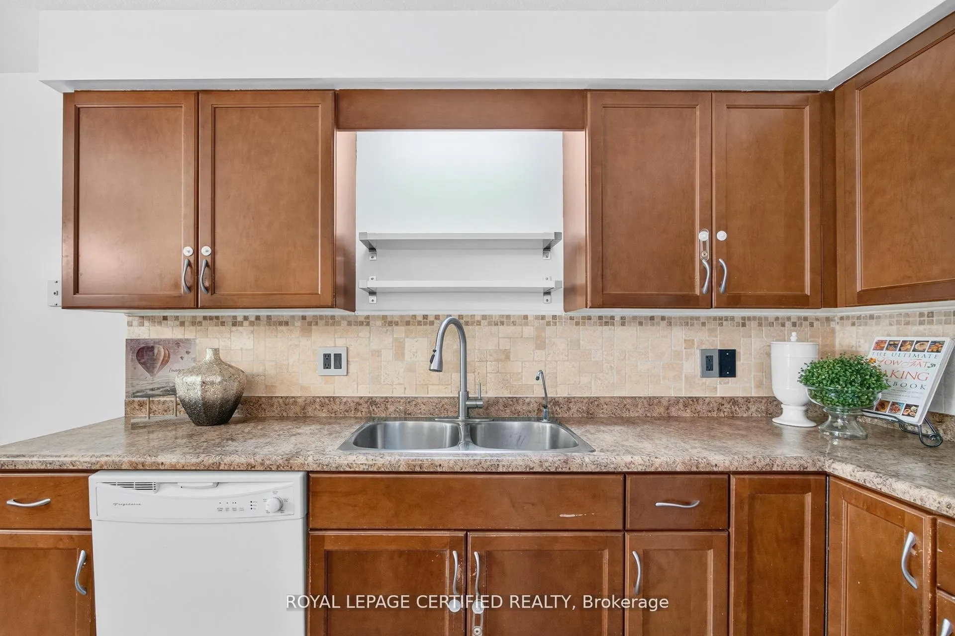 Photo 18 of Unit 2, 20 Shackleton Drive, Guelph, Grange Road — HOMEH