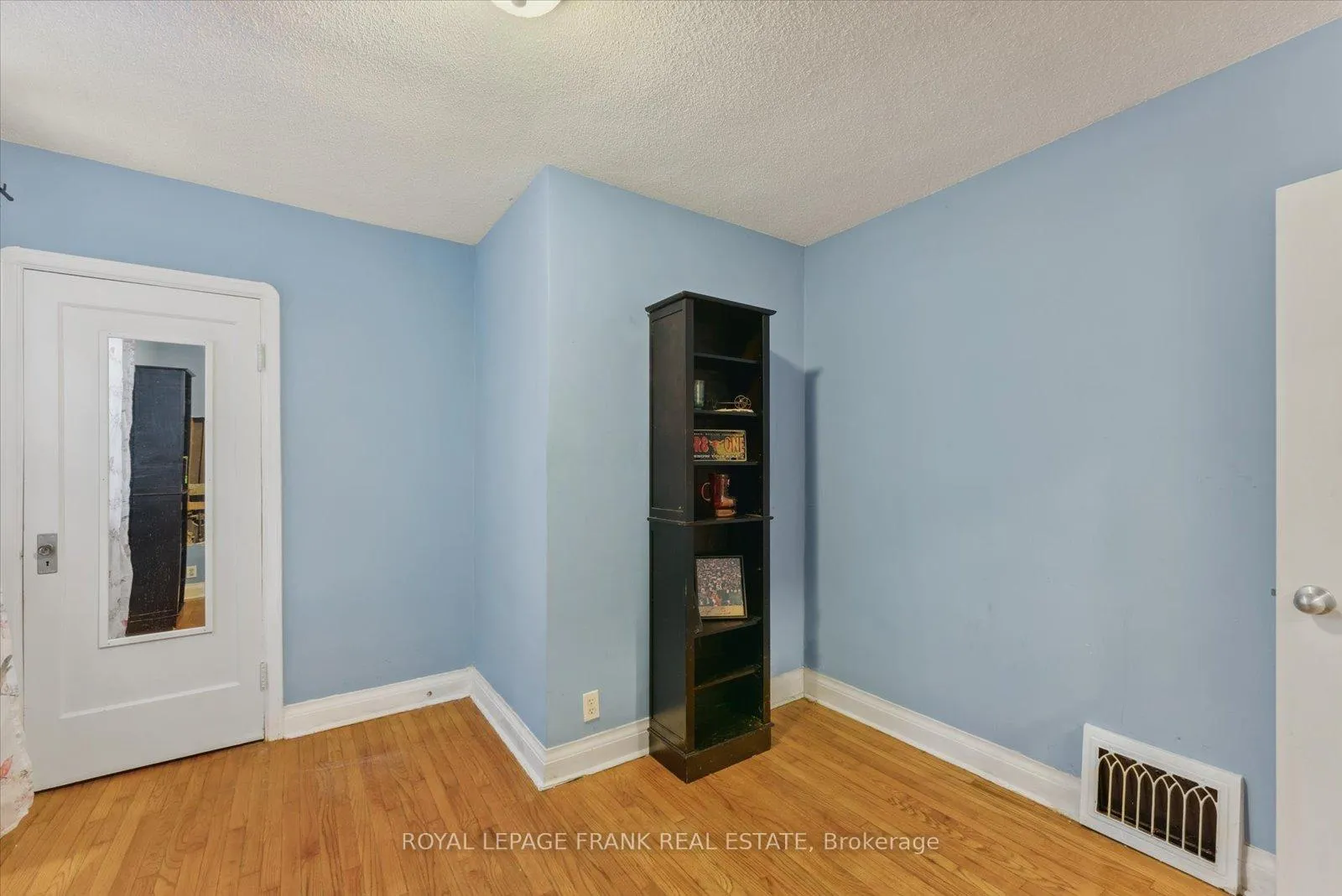 Photo 11 of 135 Lauder Road, Oshawa, O'Neill — HOMEH