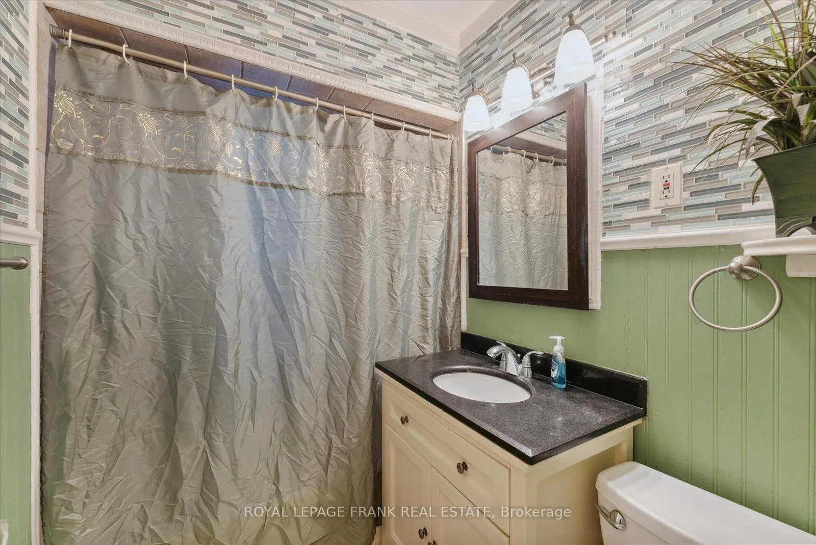 Photo 12 of 135 Lauder Road, Oshawa, O'Neill — HOMEH