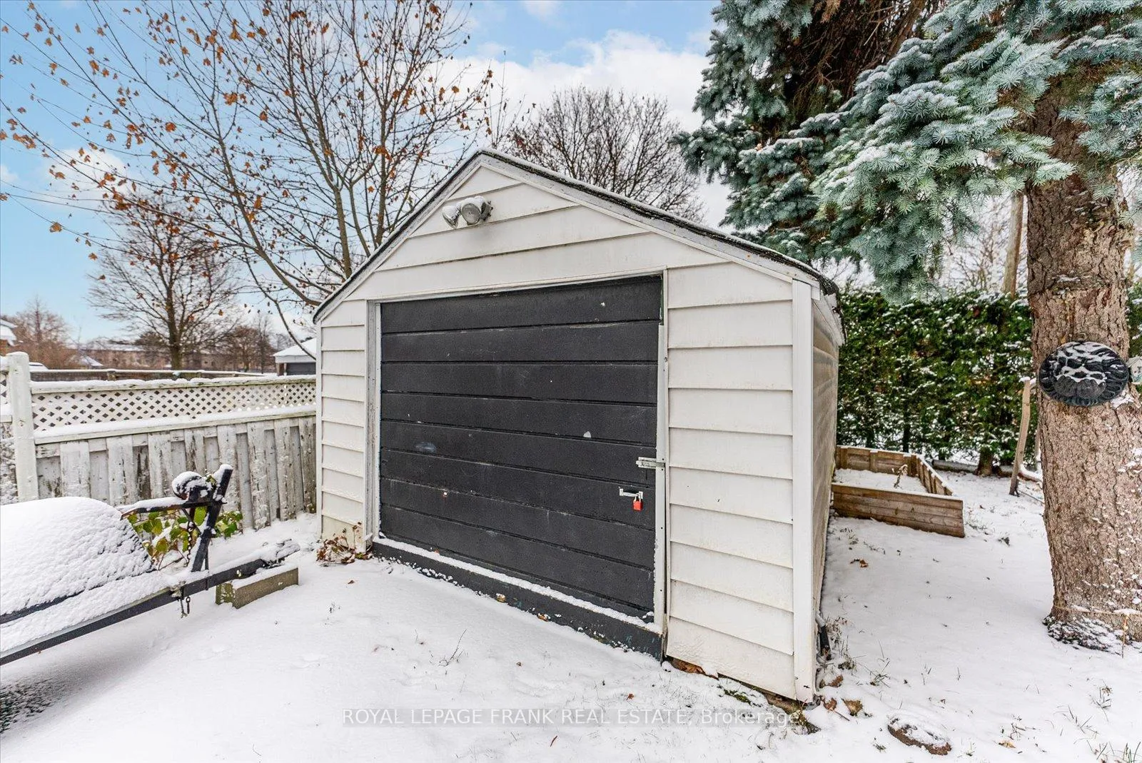 Photo 20 of 135 Lauder Road, Oshawa, O'Neill — HOMEH