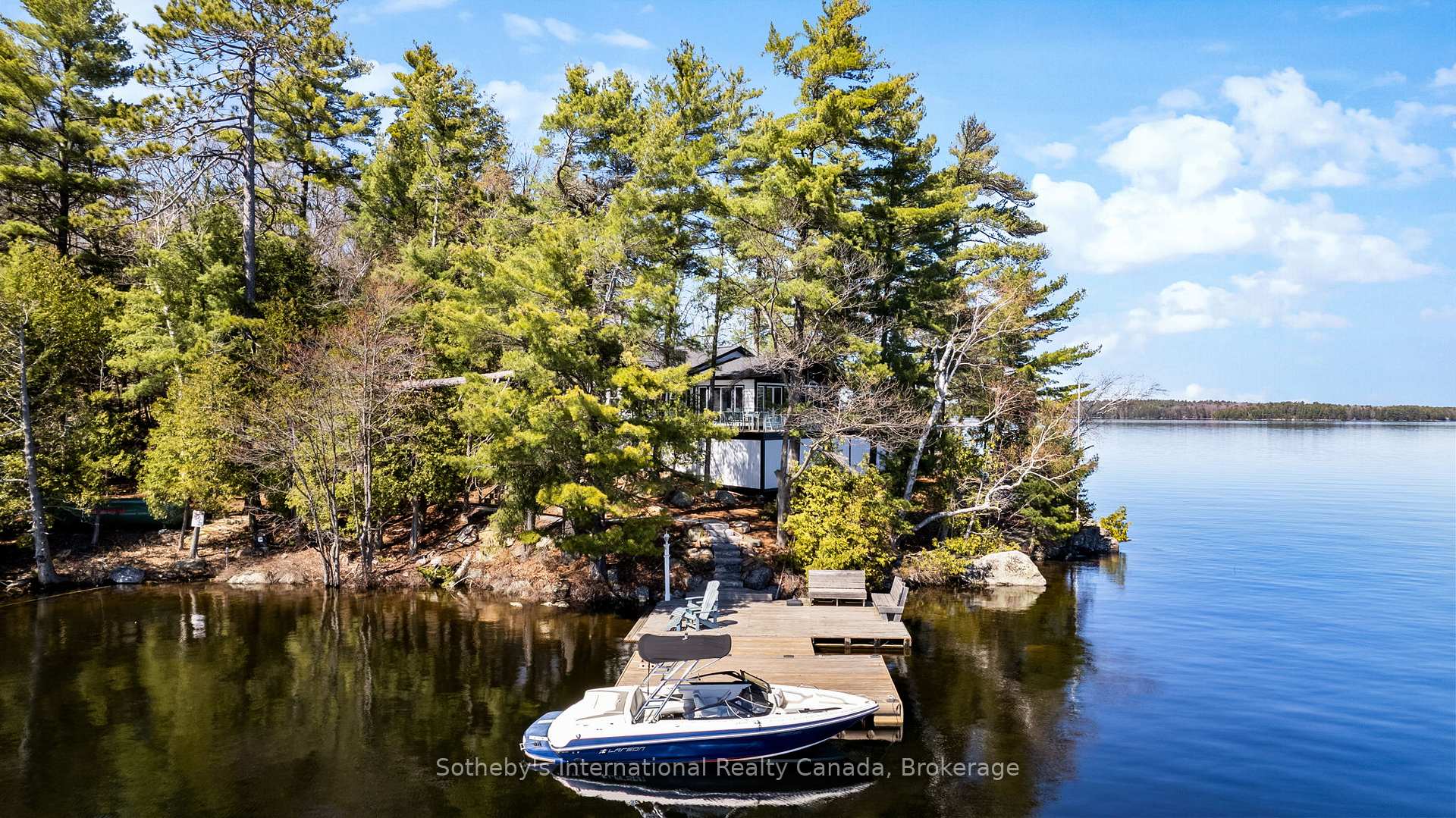 Front of 29 Beachgrove Island 33LM