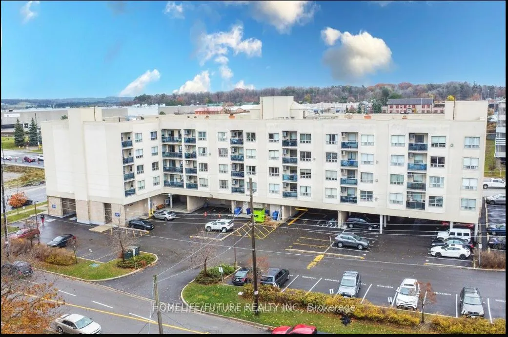Photo 1 of Unit 314, 160 Wellington Street E, Aurora, Aurora Village — HOMEH