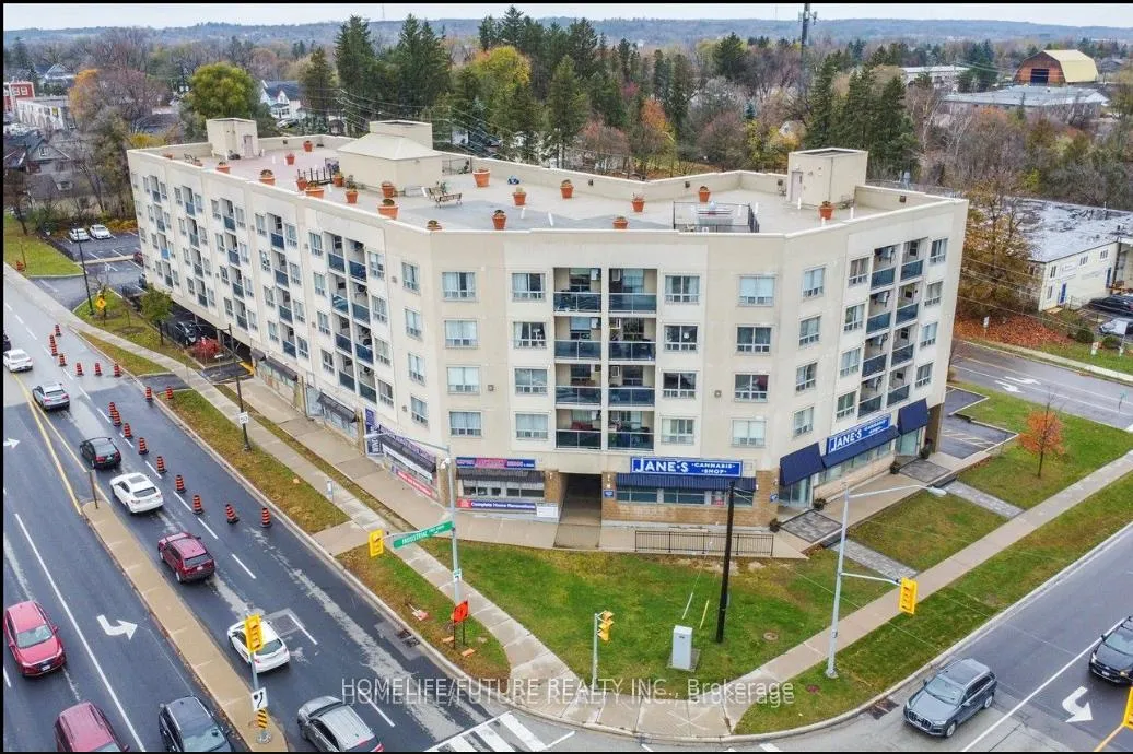 Photo 3 of Unit 314, 160 Wellington Street E, Aurora, Aurora Village — HOMEH