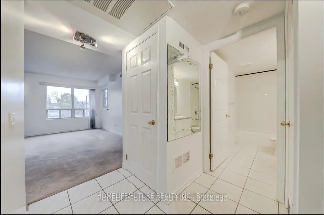 Photo 11 of Unit 314, 160 Wellington Street E, Aurora, Aurora Village — HOMEH