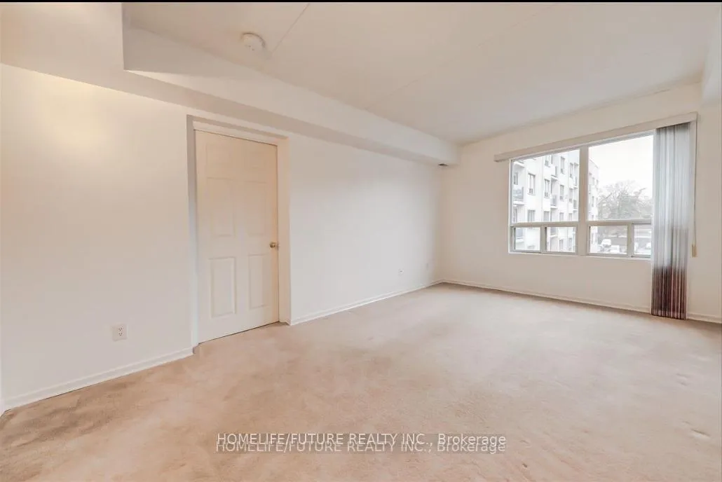 Photo 14 of Unit 314, 160 Wellington Street E, Aurora, Aurora Village — HOMEH