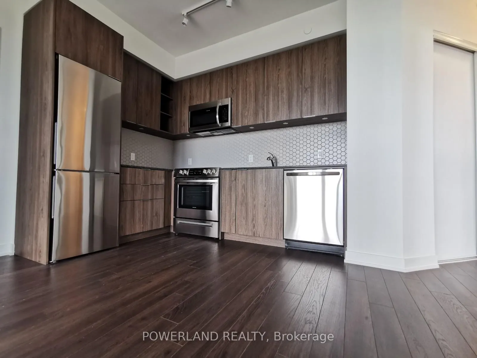 Photo 7 of Unit 1602, 30 Ordnance Street, Toronto, Niagara — HOMEH