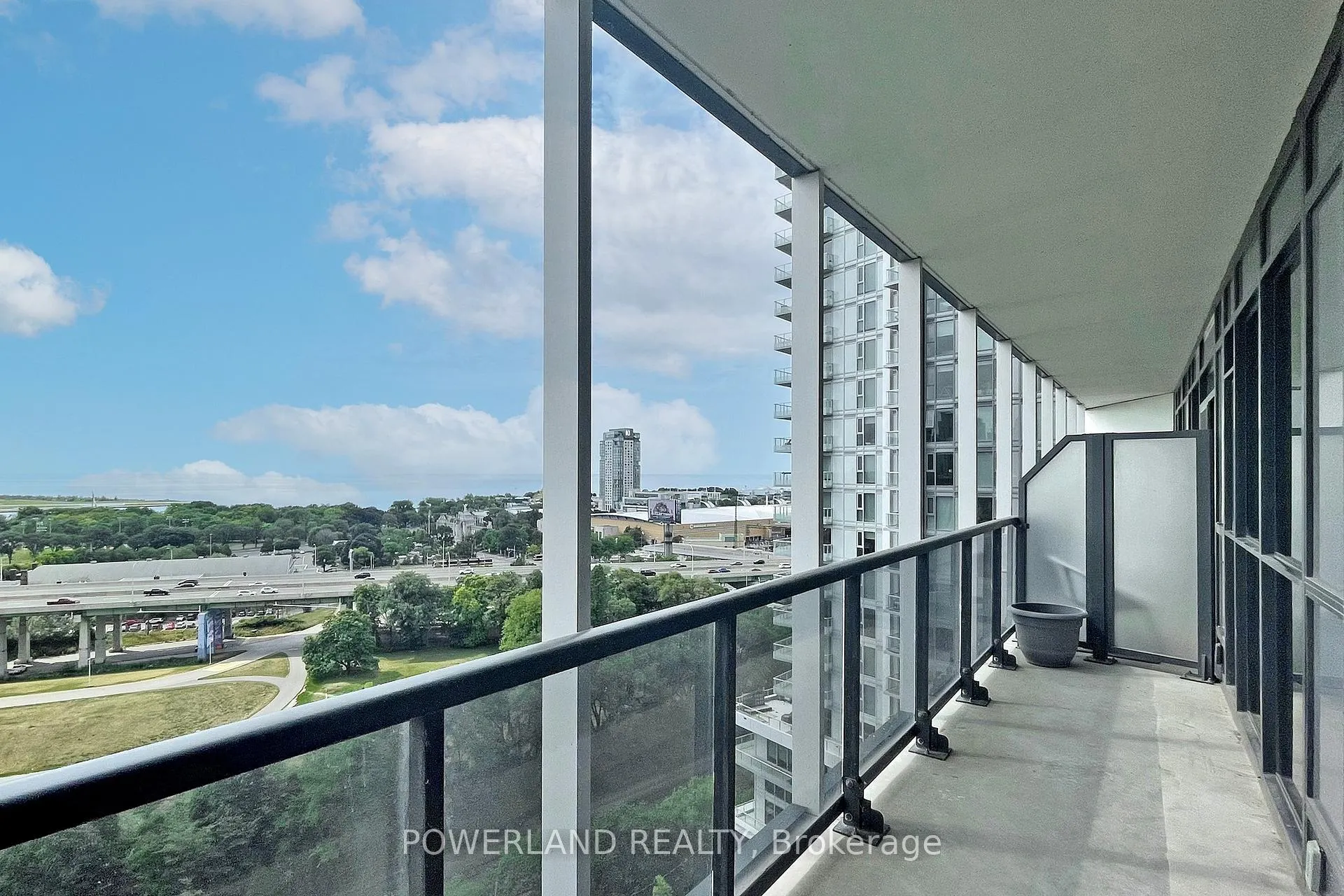 Photo 13 of Unit 1602, 30 Ordnance Street, Toronto, Niagara — HOMEH