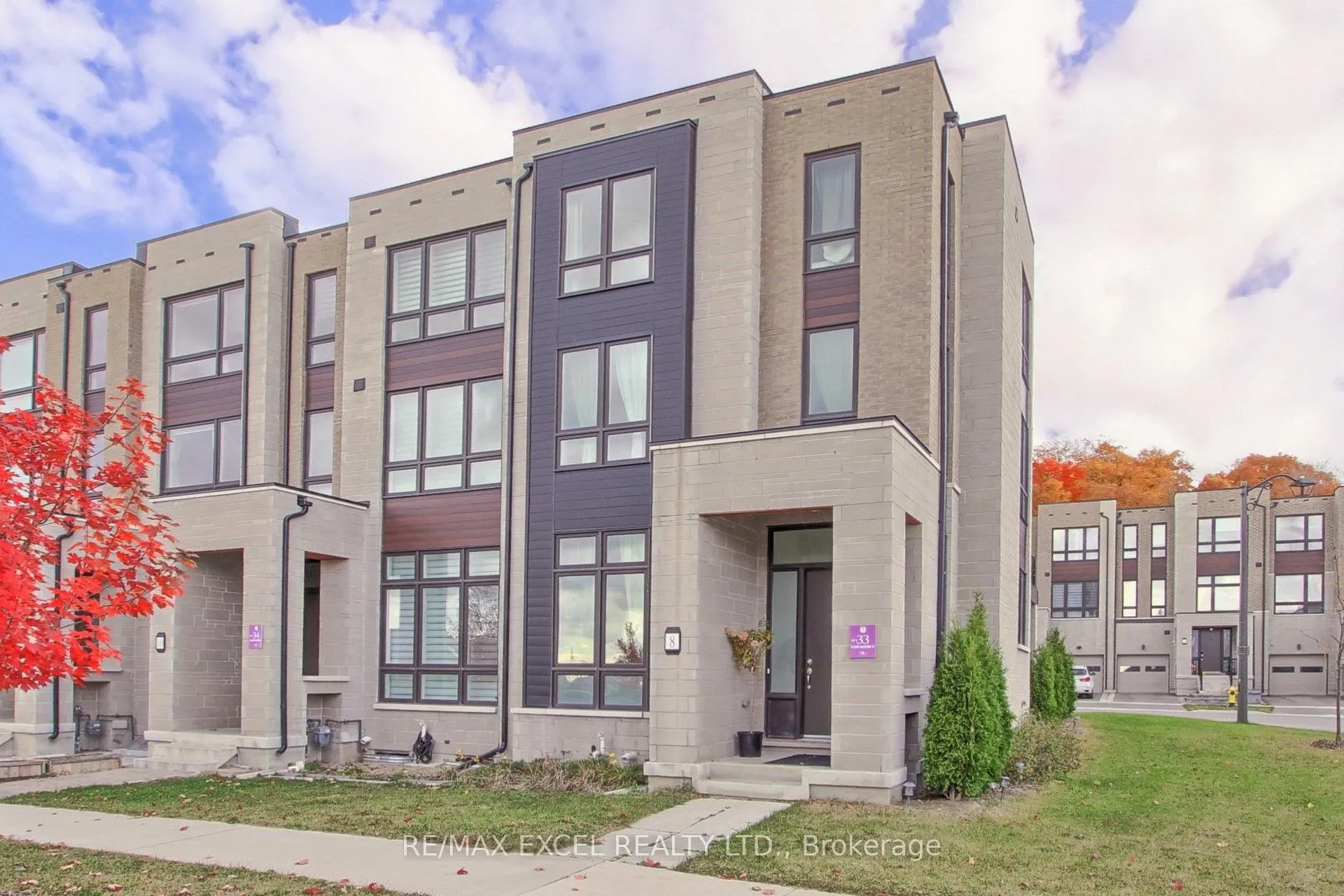 Photo 2 of 8 Lord Melborne Street, Markham, Victoria Square — HOMEH