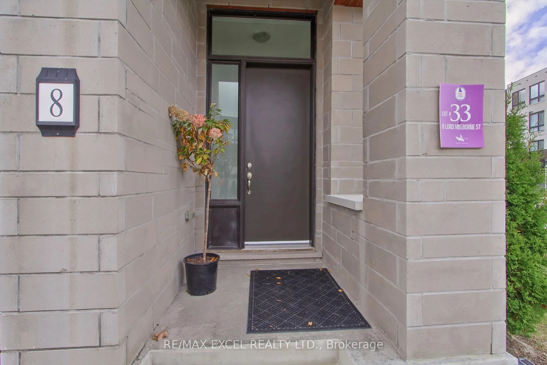 Photo 4 of 8 Lord Melborne Street, Markham, Victoria Square — HOMEH