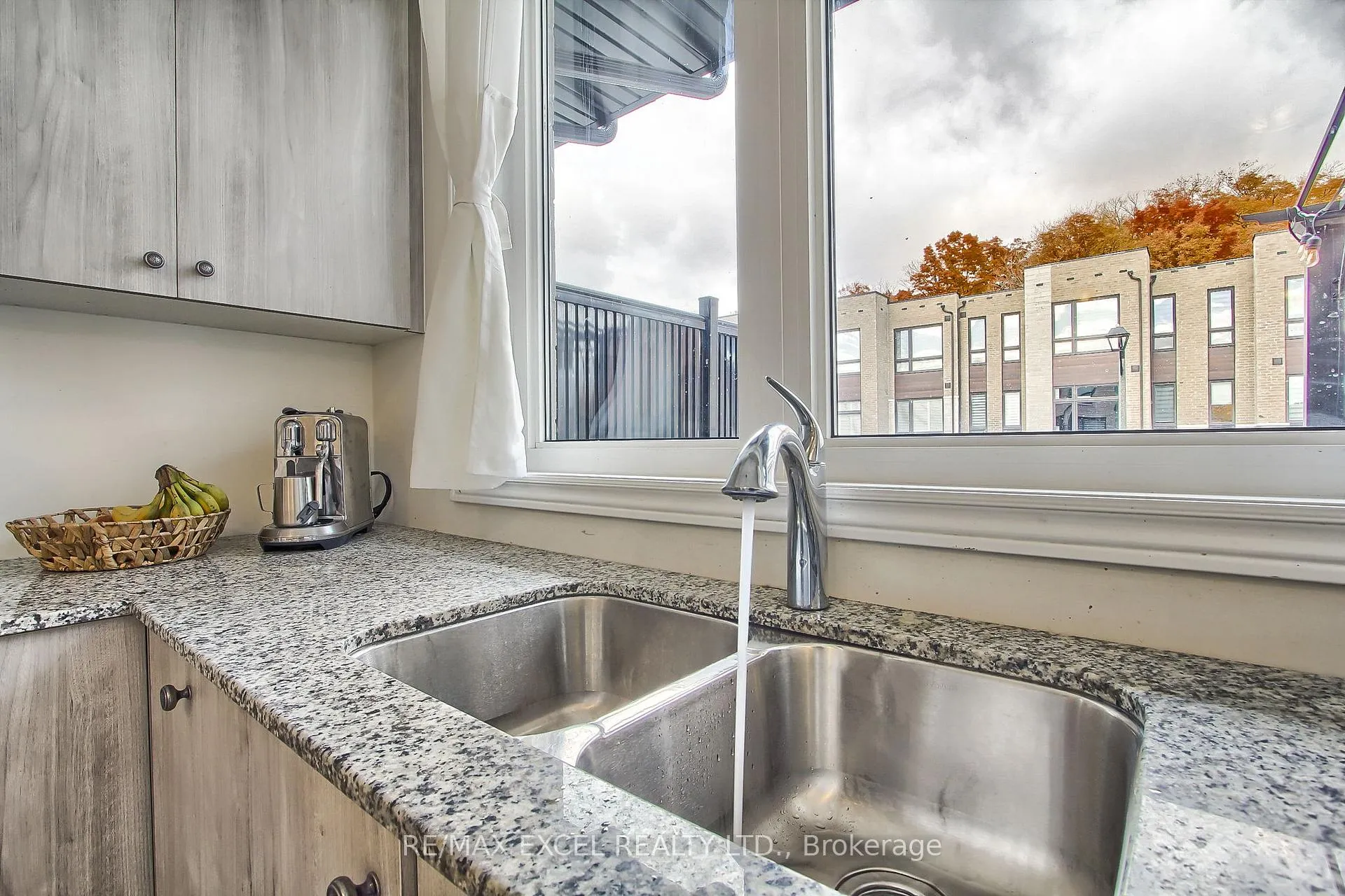 Photo 16 of 8 Lord Melborne Street, Markham, Victoria Square — HOMEH