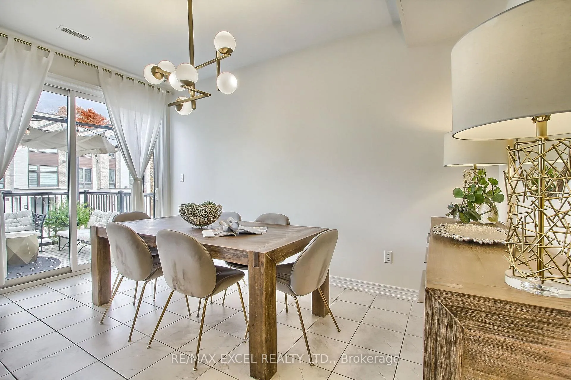 Photo 18 of 8 Lord Melborne Street, Markham, Victoria Square — HOMEH