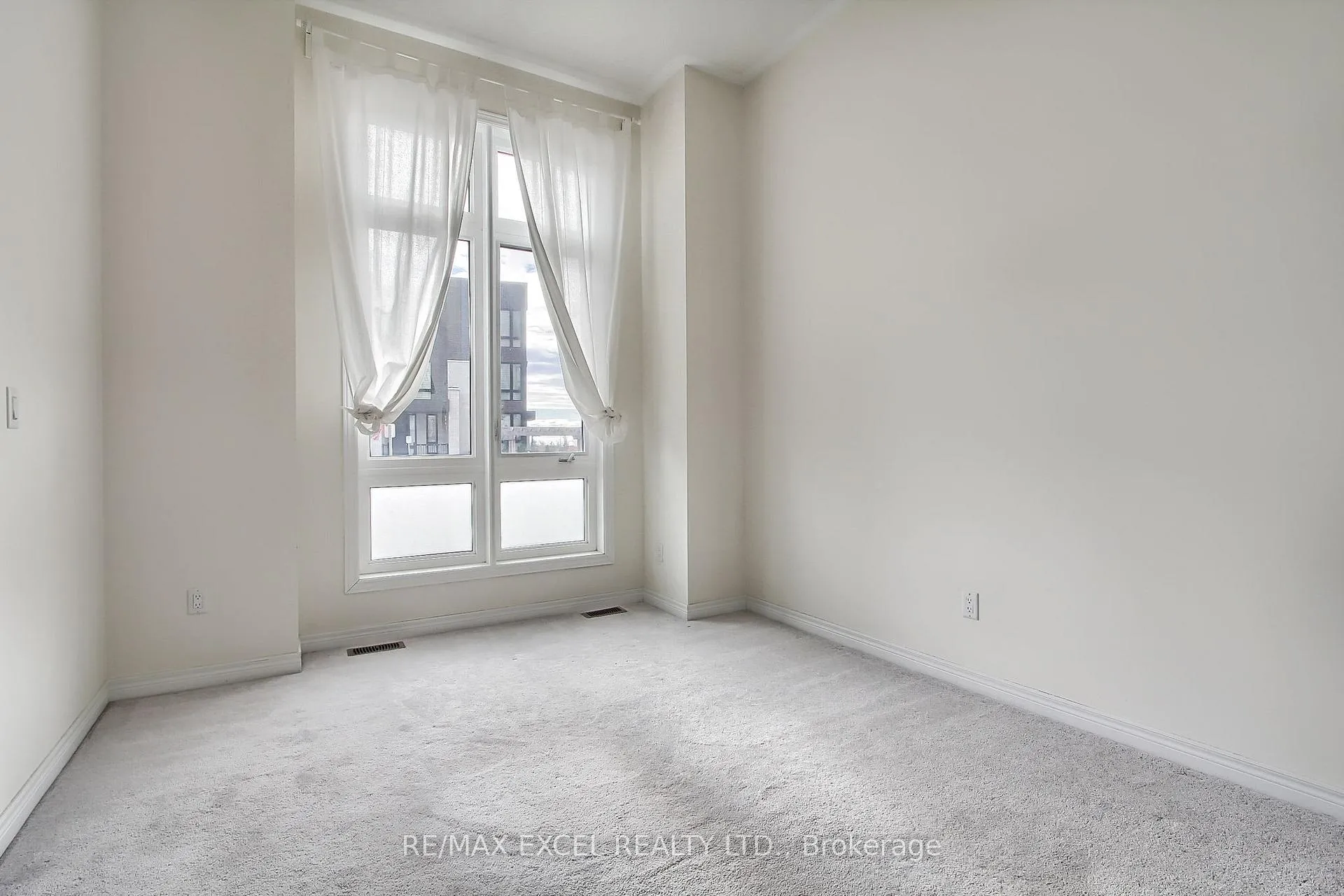 Photo 34 of 8 Lord Melborne Street, Markham, Victoria Square — HOMEH